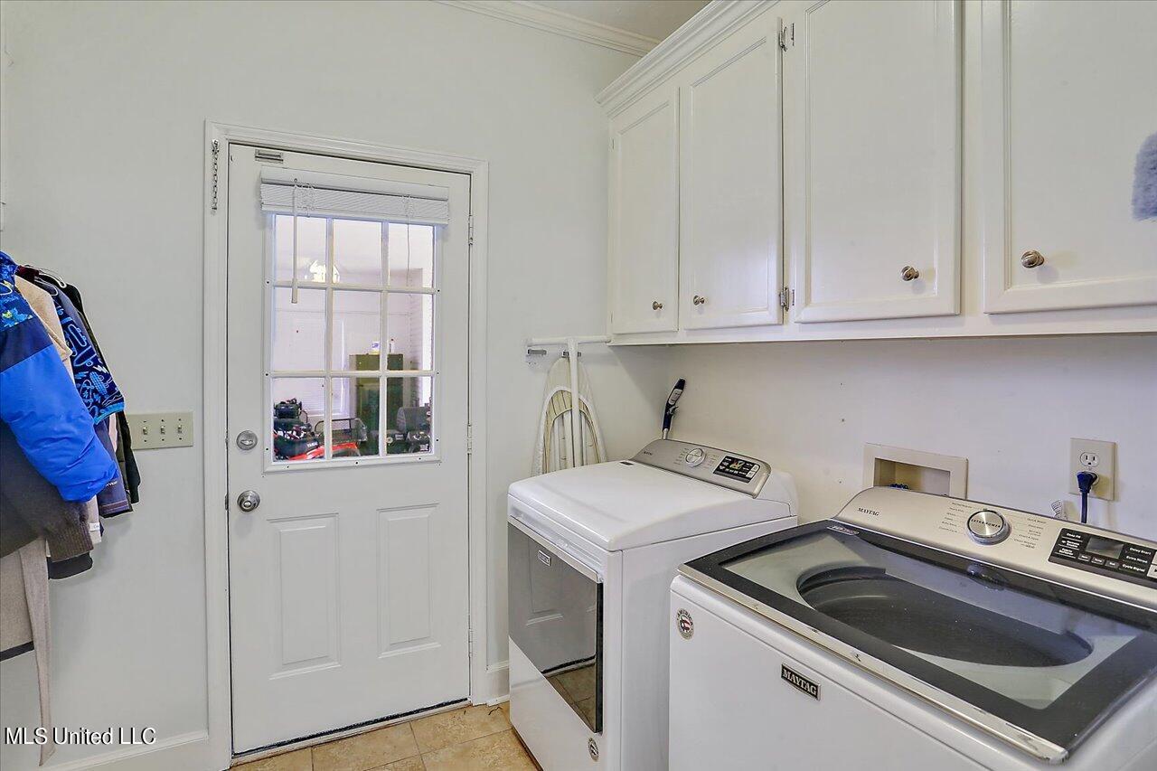 319 Arlington Circle
