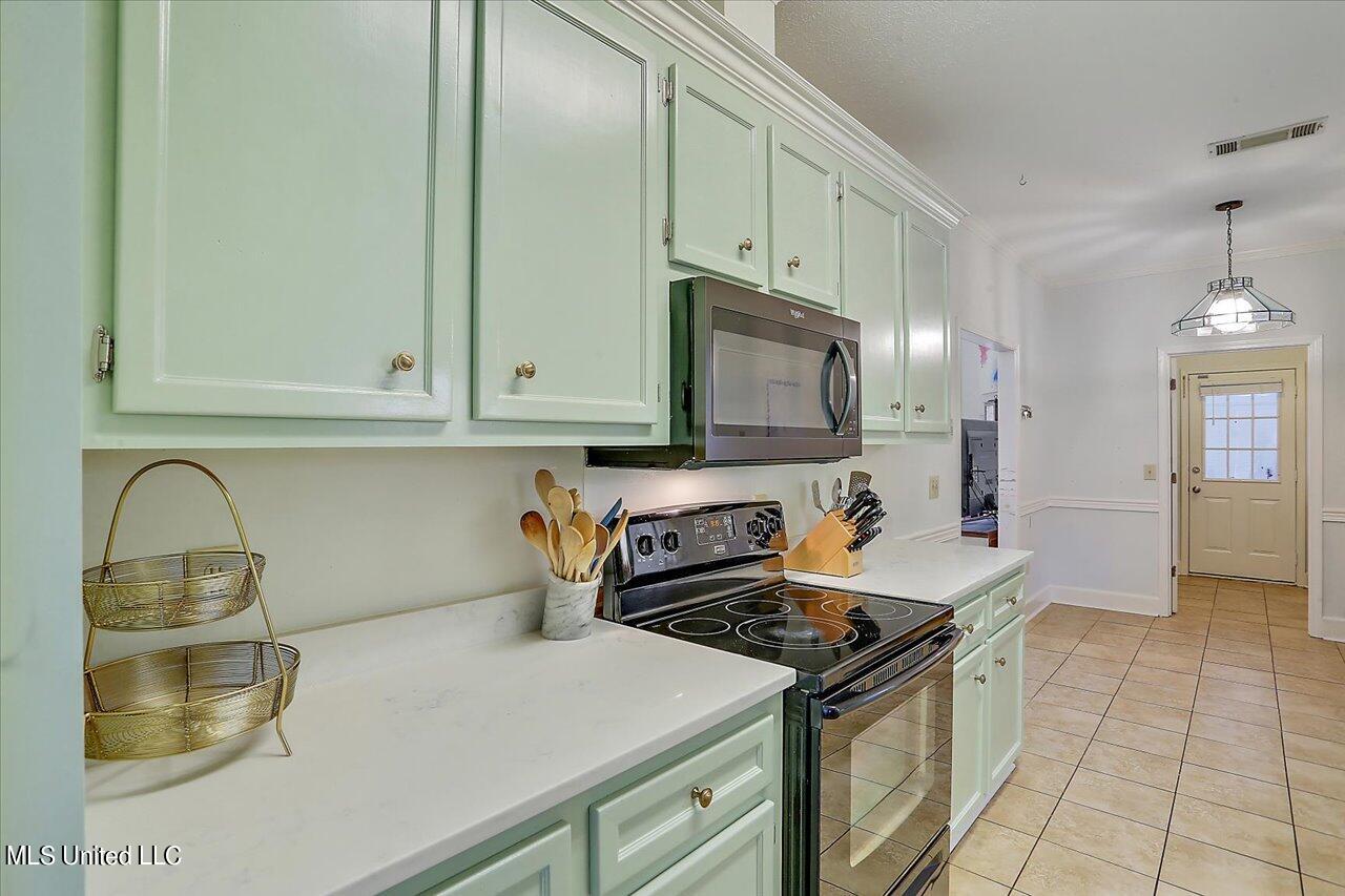 319 Arlington Circle