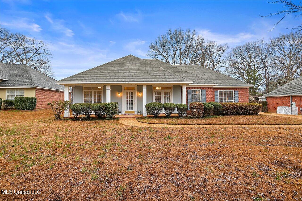 319 Arlington Circle