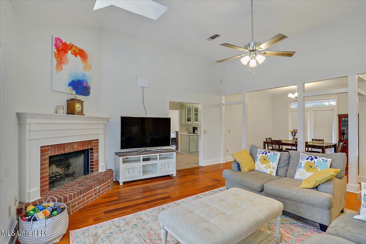 319 Arlington Circle