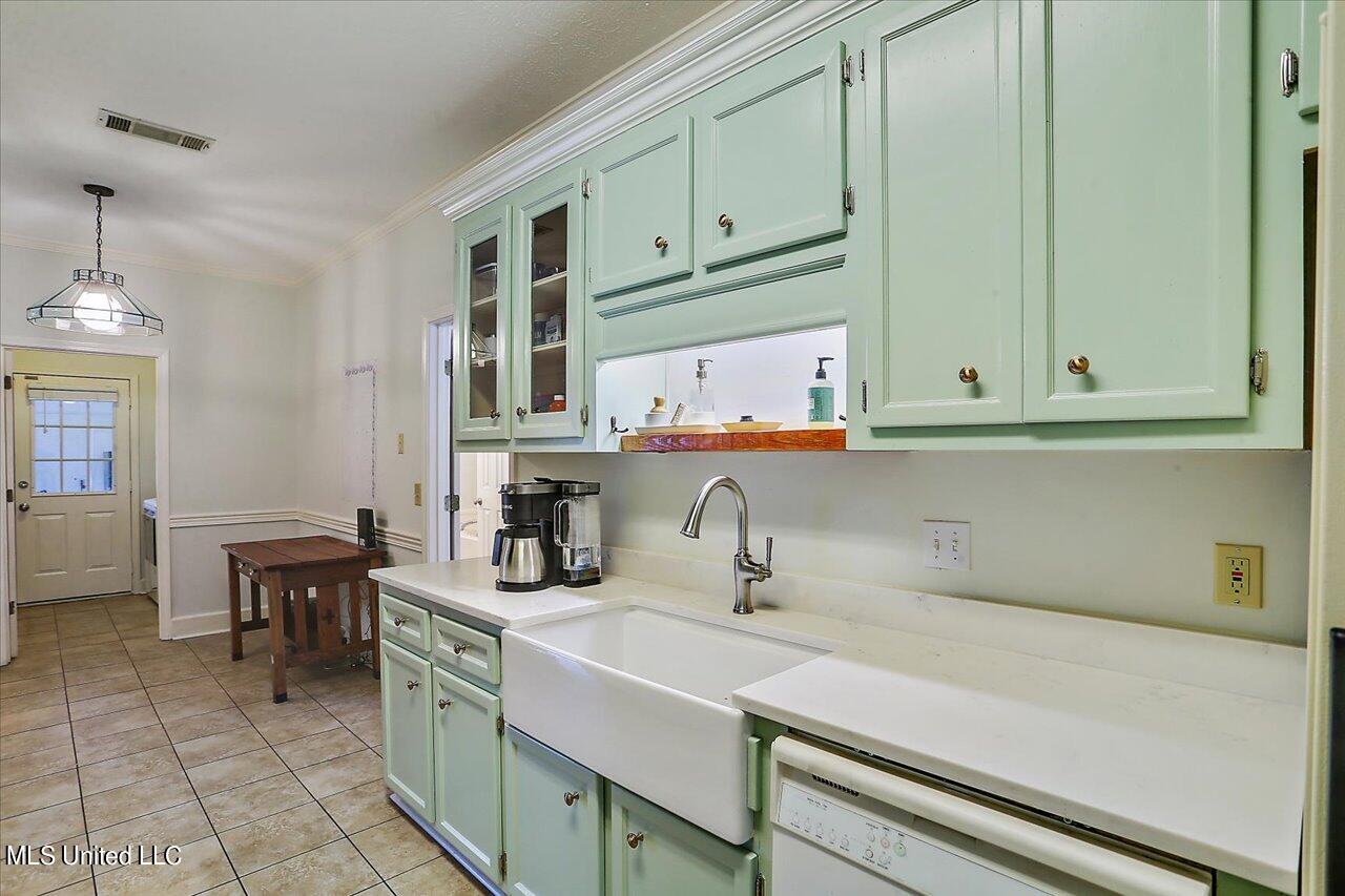 319 Arlington Circle
