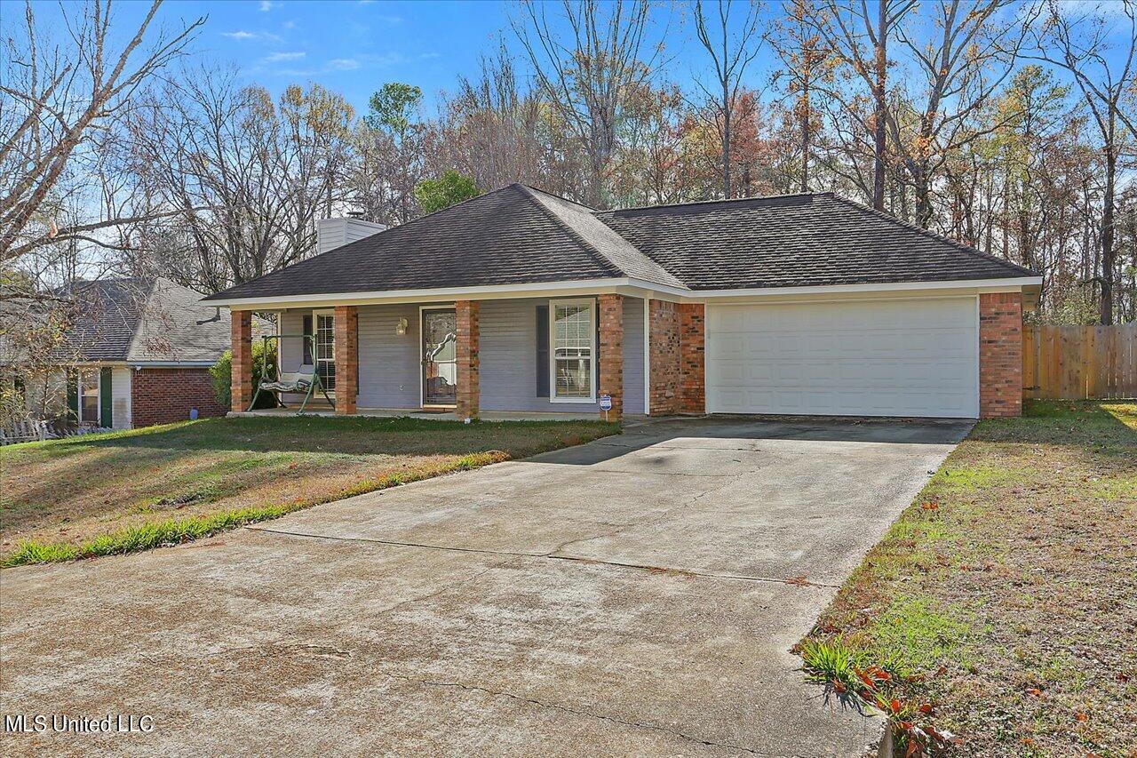 635 Dorothy Lane