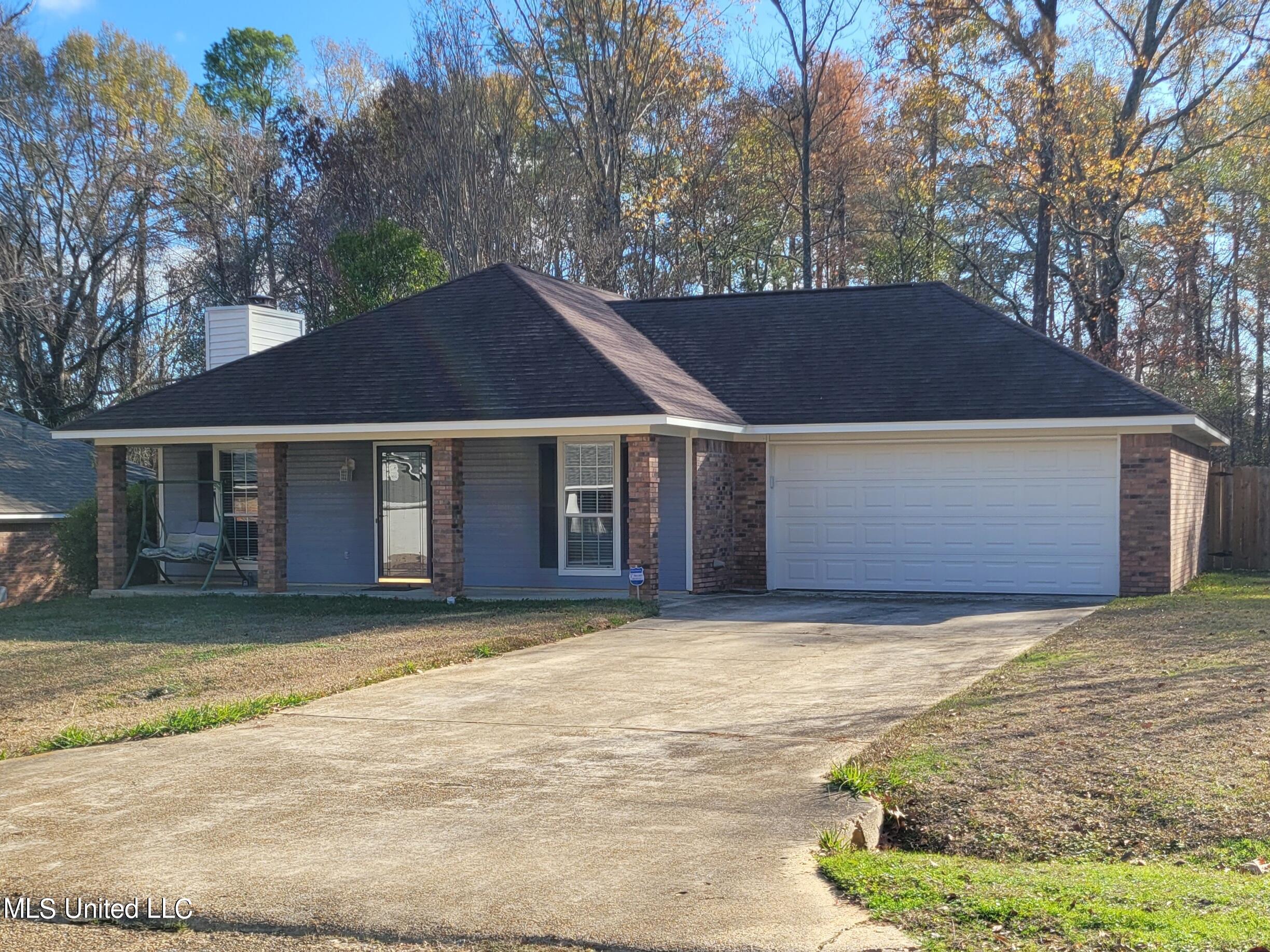 635 Dorothy Lane