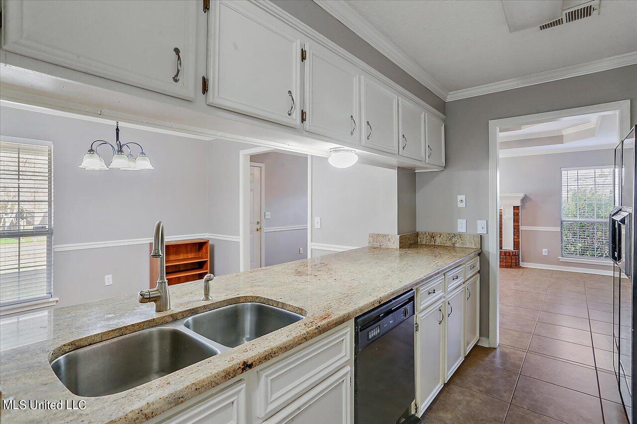 635 Dorothy Lane