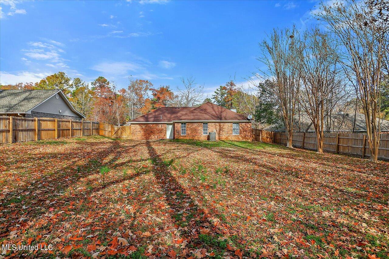 635 Dorothy Lane