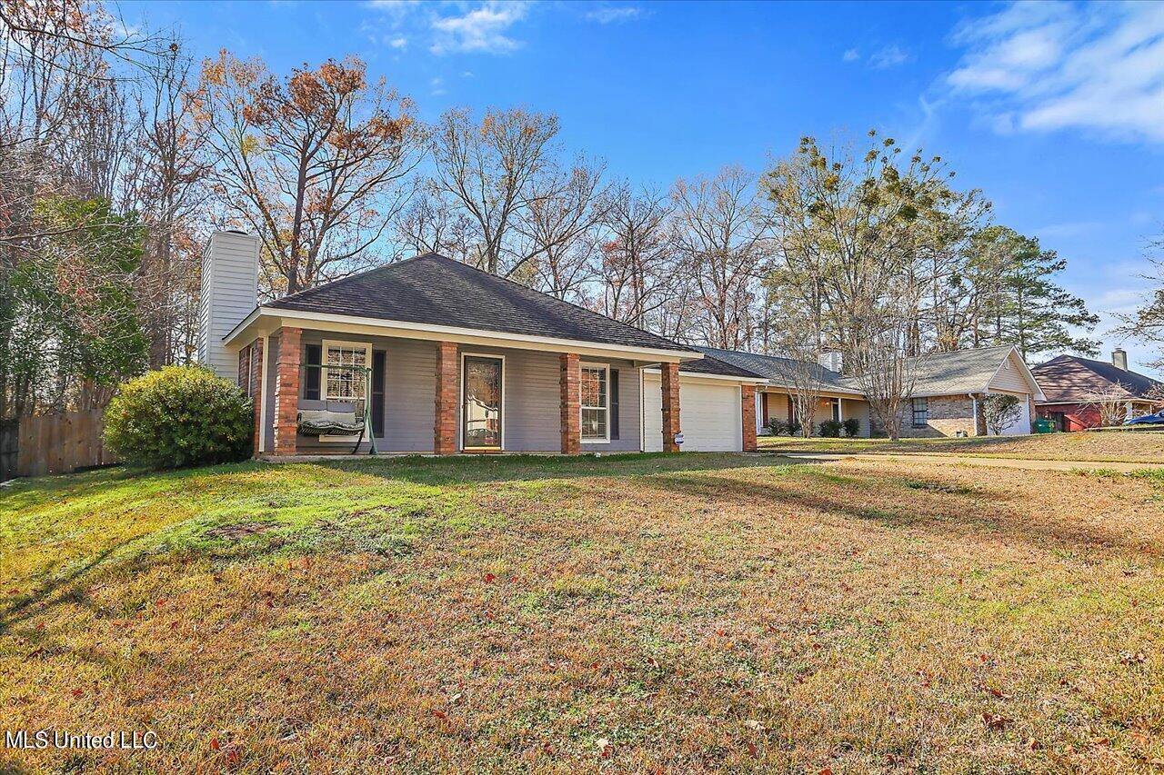 635 Dorothy Lane