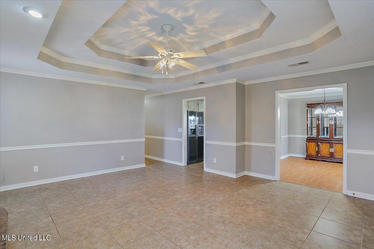635 Dorothy Lane