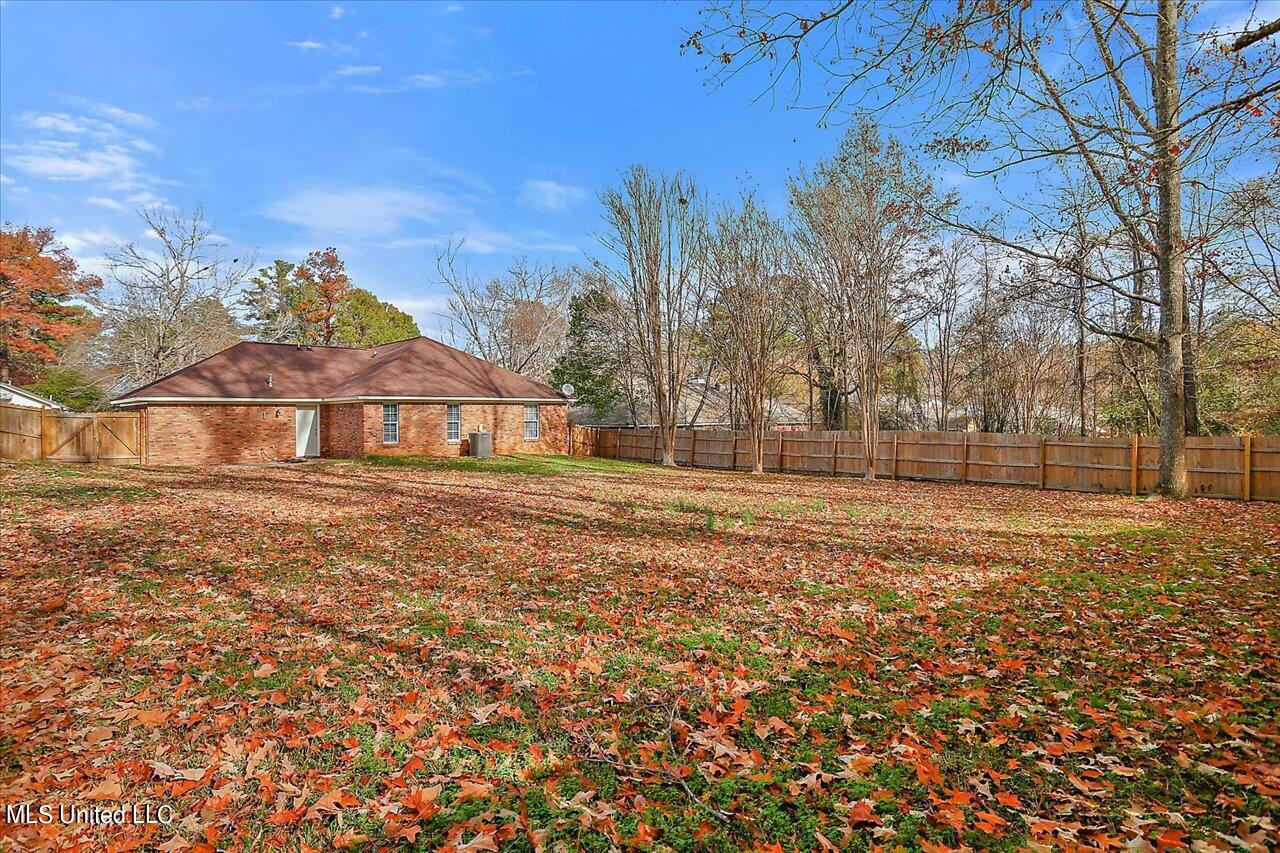 635 Dorothy Lane