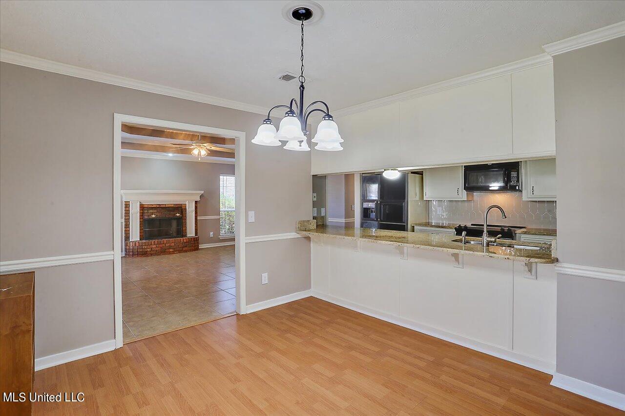 635 Dorothy Lane