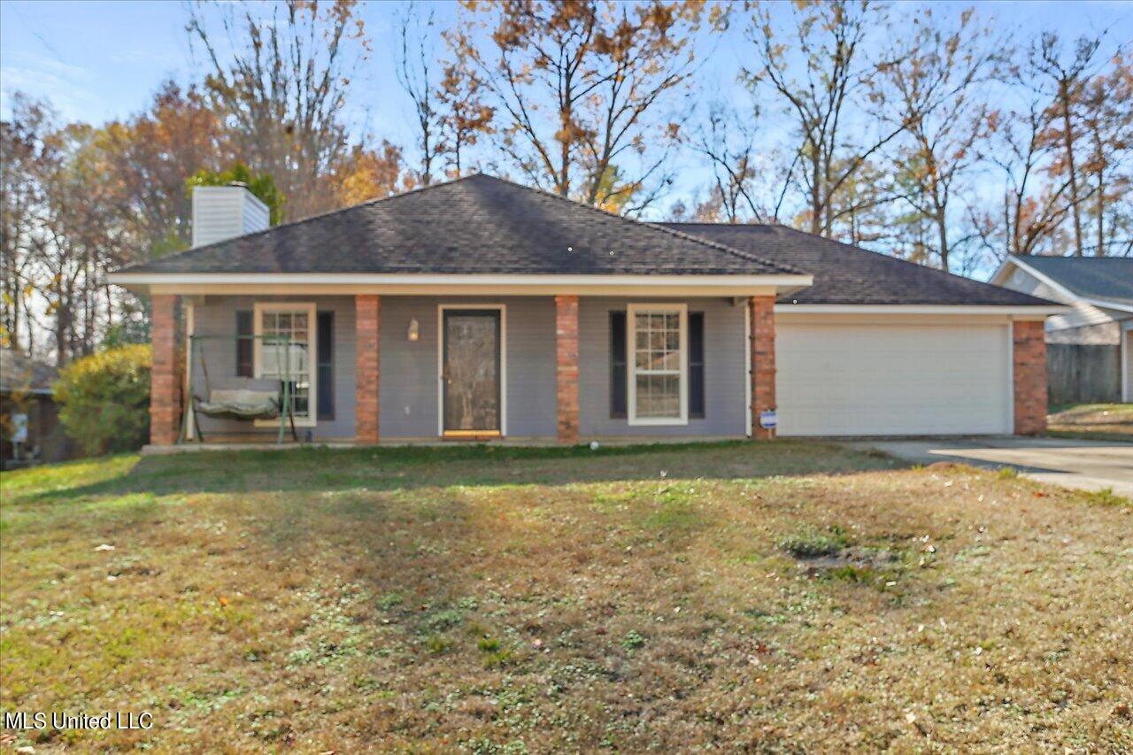 635 Dorothy Lane