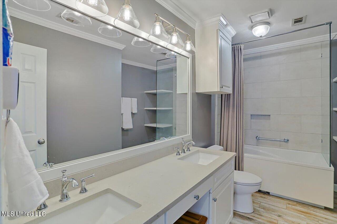 215 Overland Lane