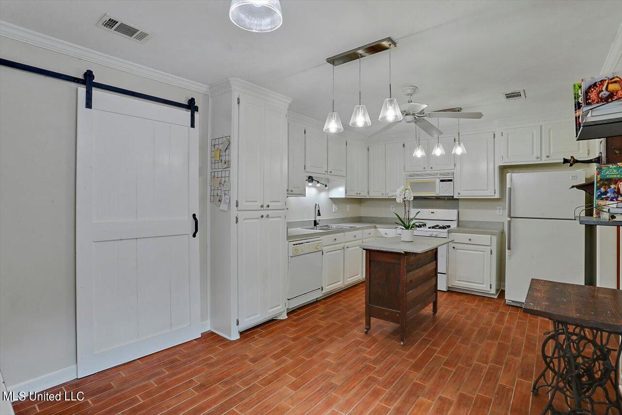 215 Overland Lane