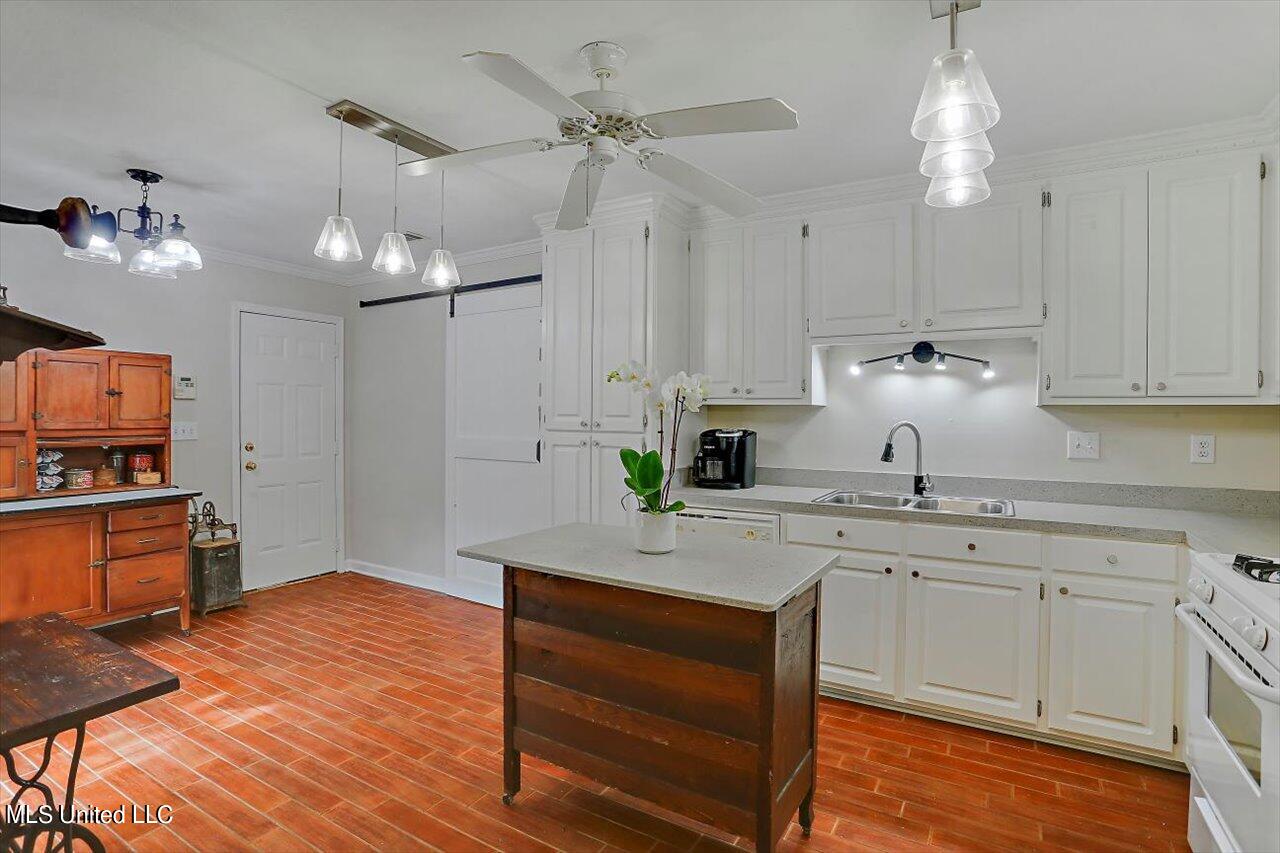 215 Overland Lane