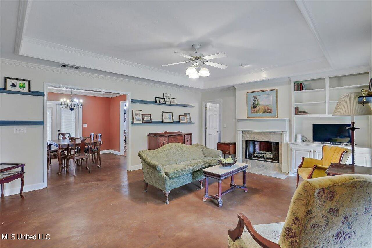 215 Overland Lane