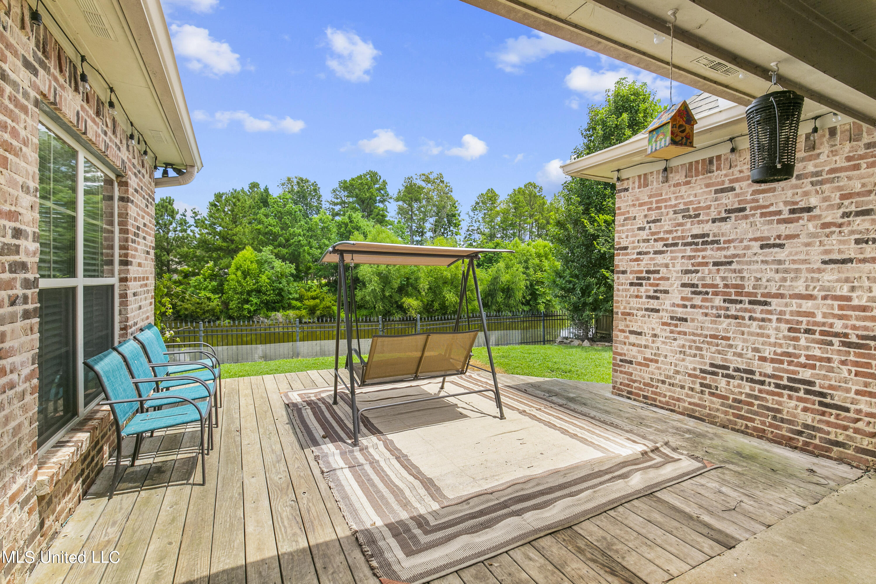 309 Gladeview Place