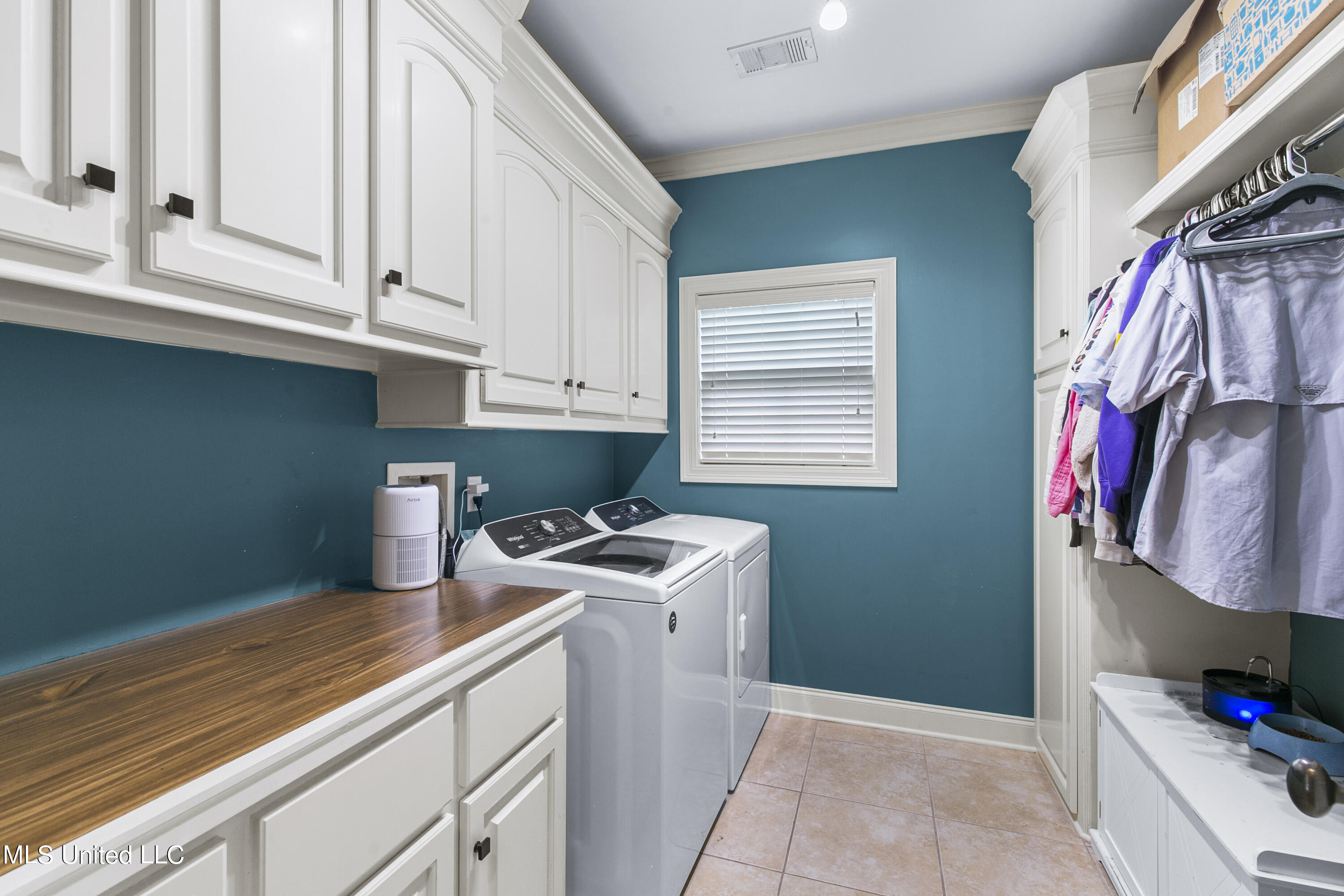 309 Gladeview Place
