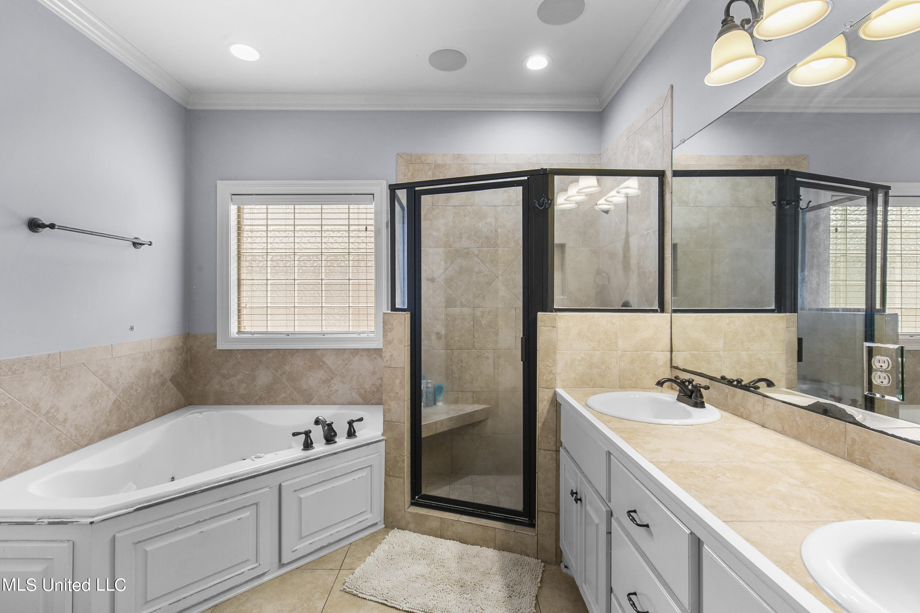 309 Gladeview Place
