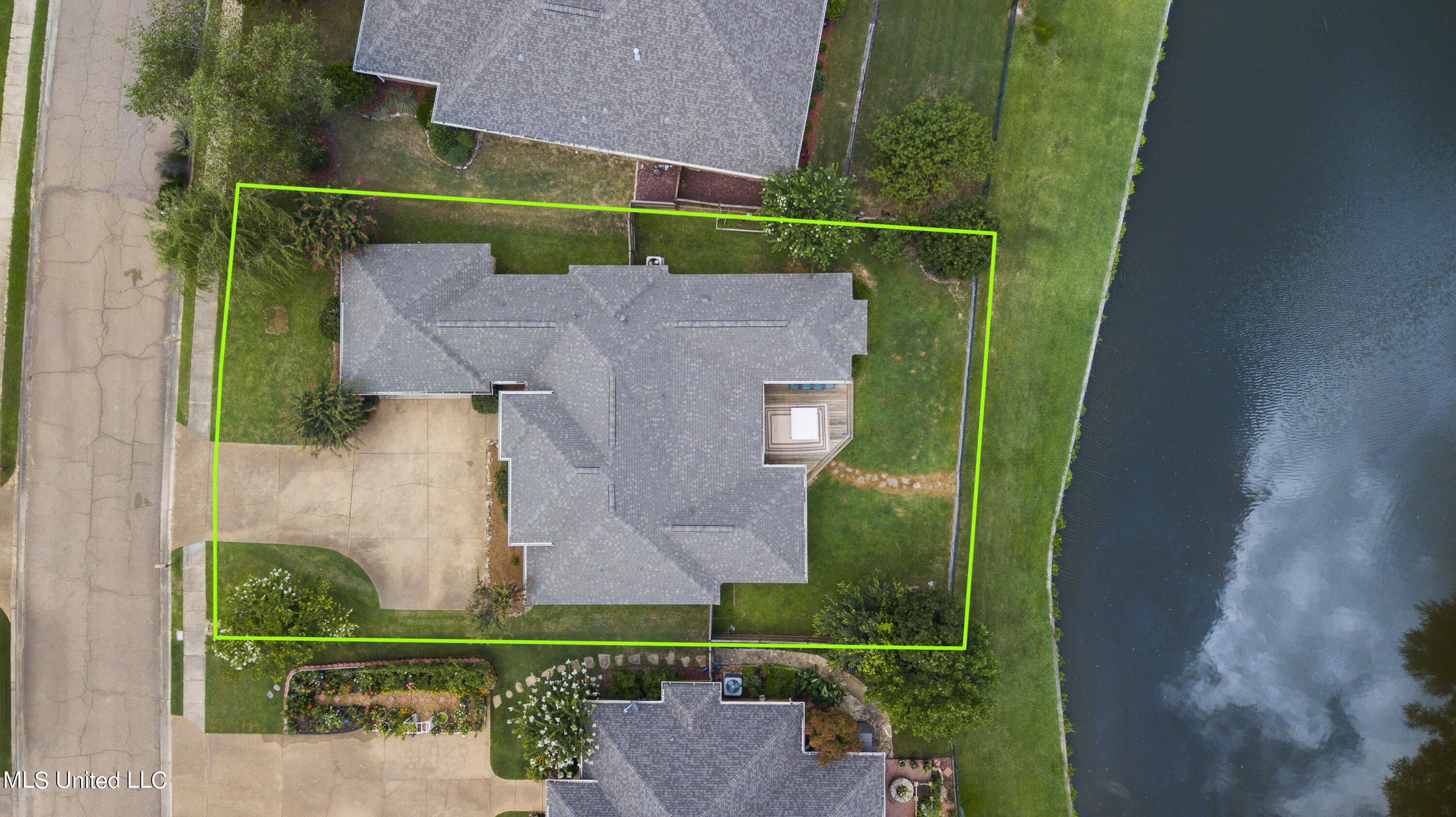 309 Gladeview Place