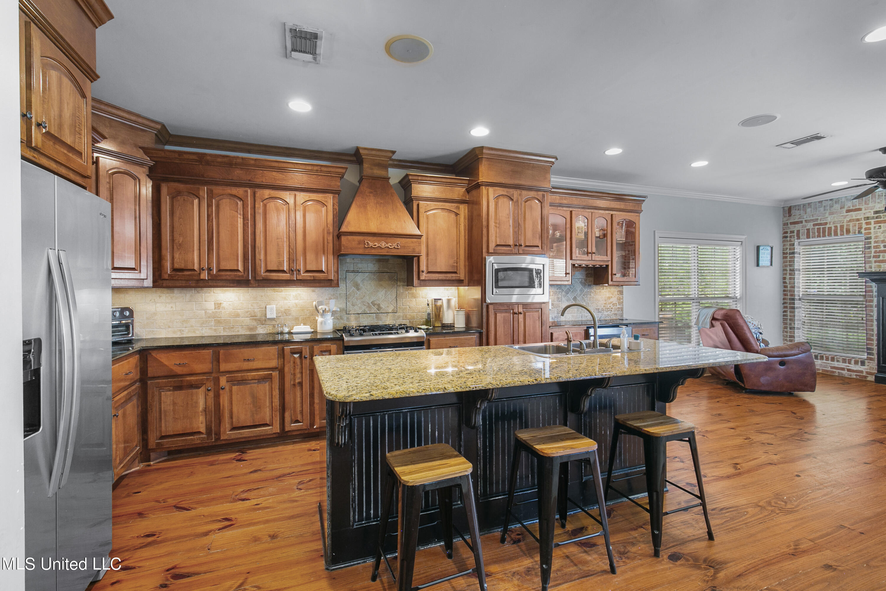 309 Gladeview Place