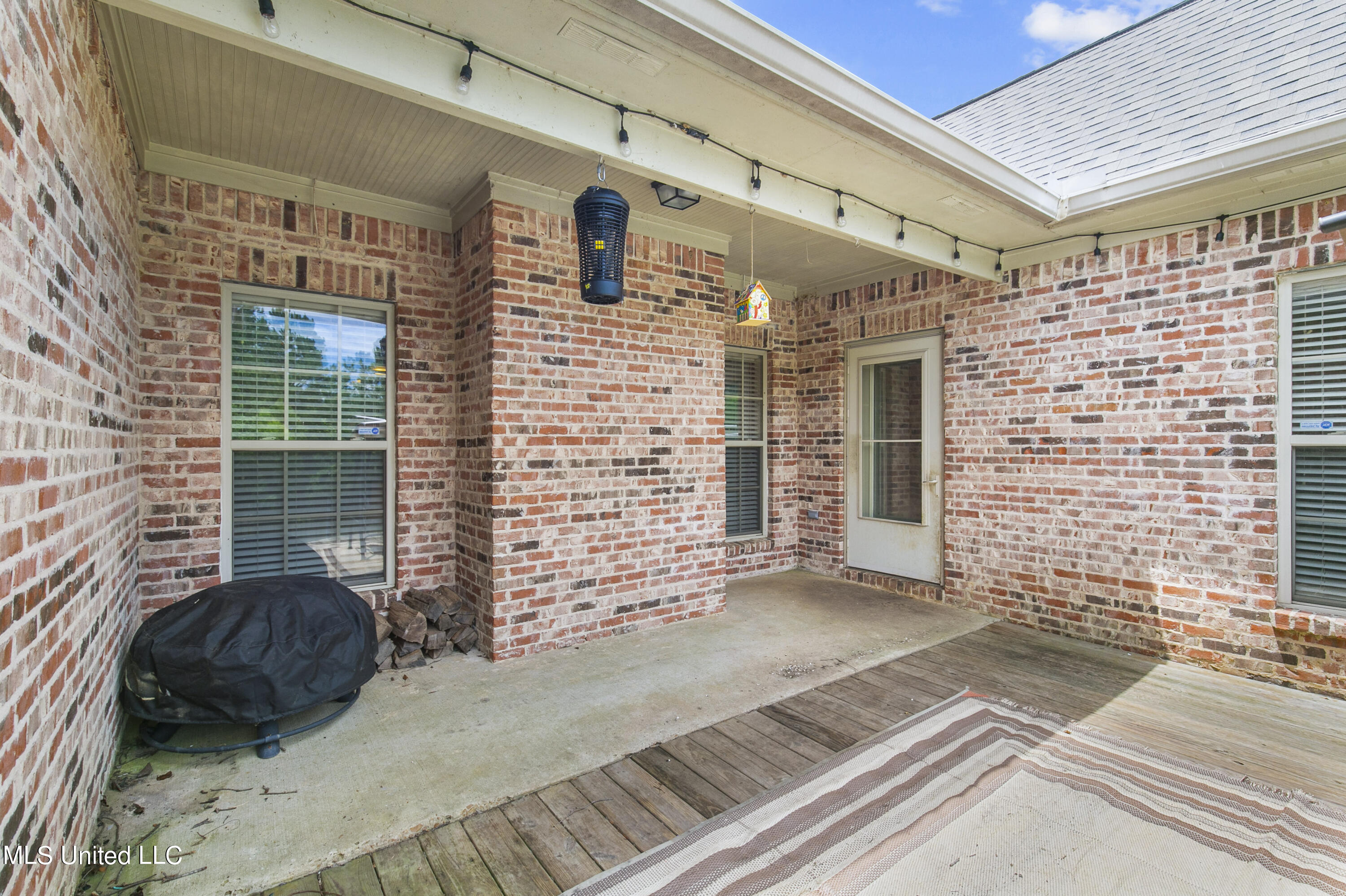 309 Gladeview Place