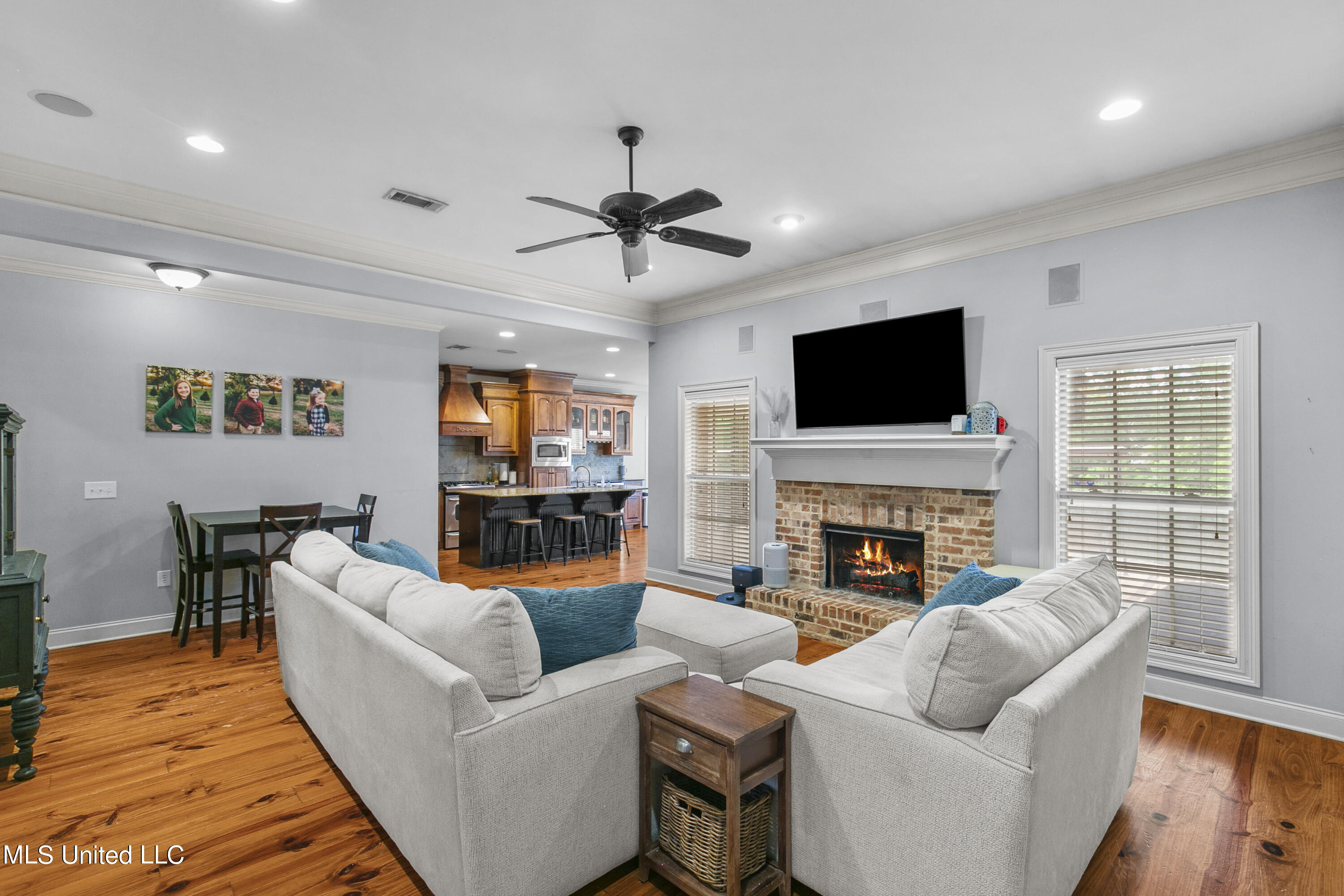 309 Gladeview Place