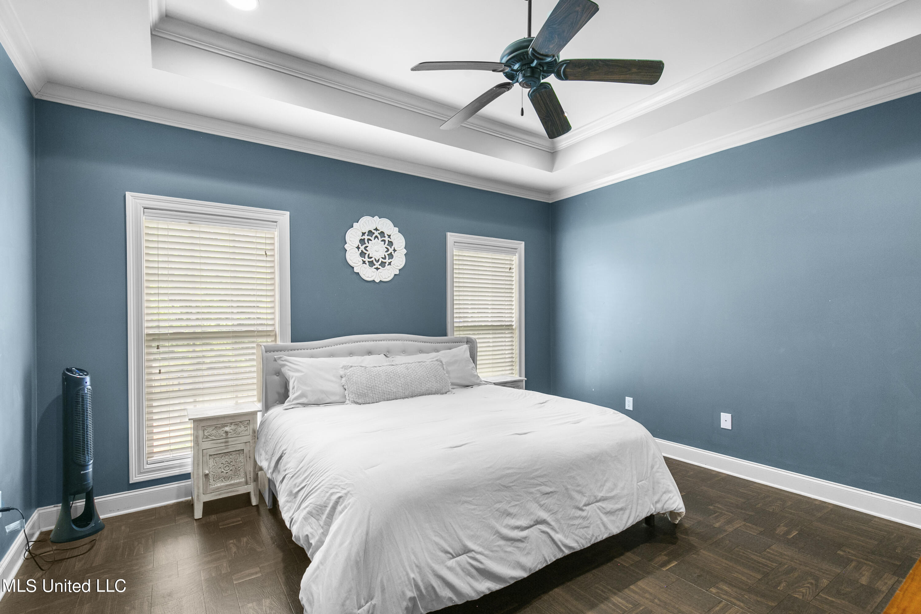 309 Gladeview Place