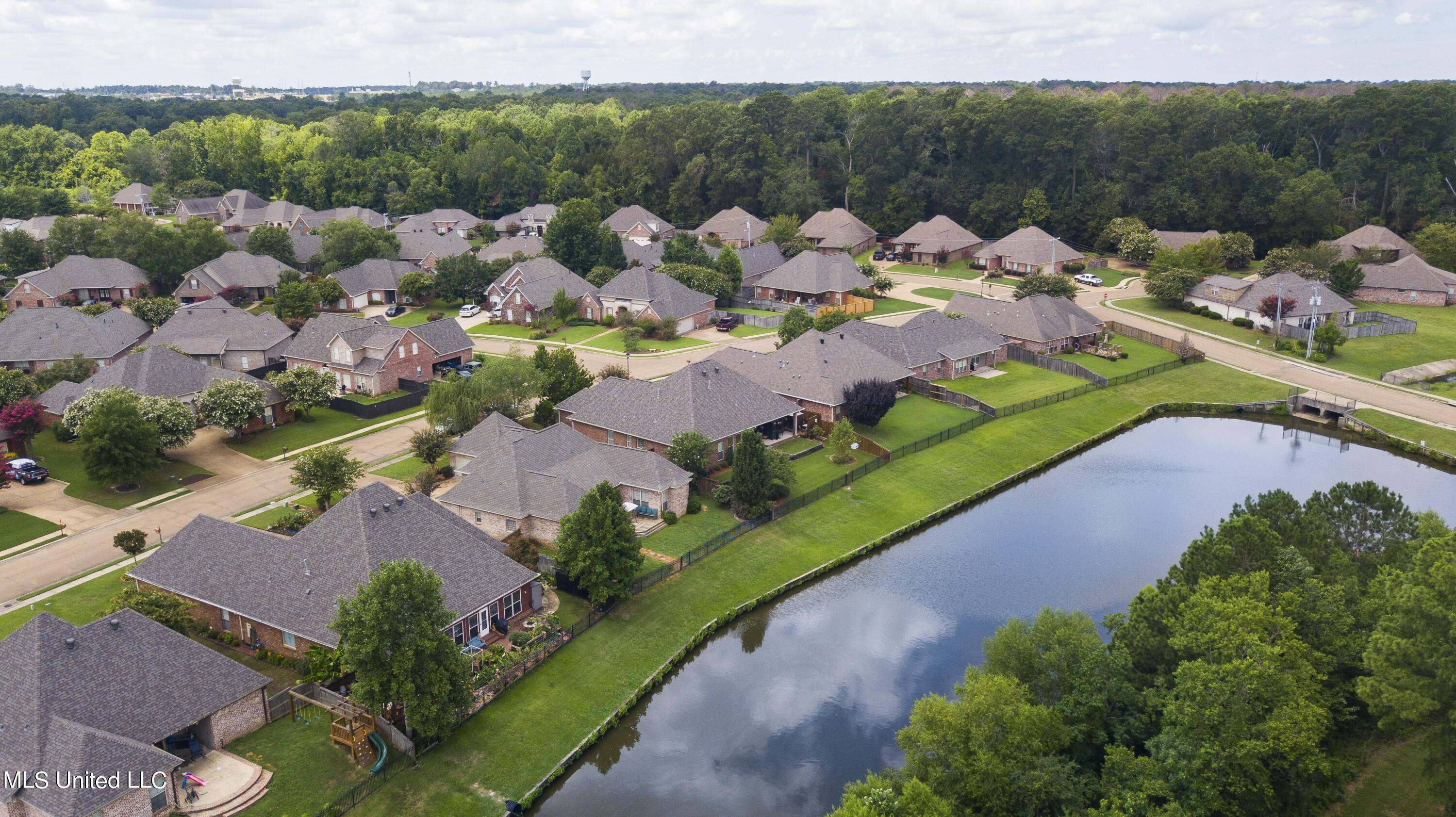309 Gladeview Place