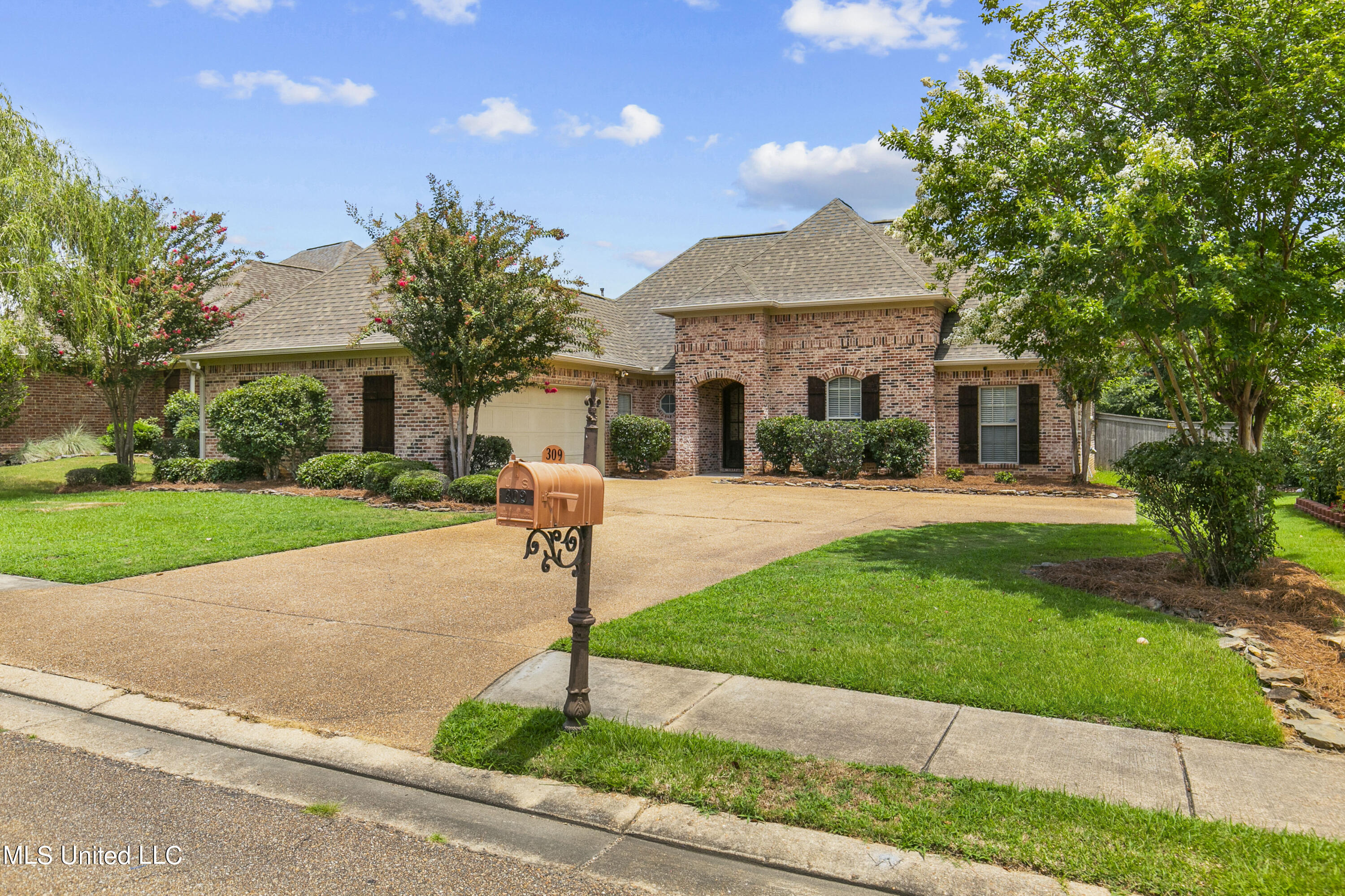 309 Gladeview Place