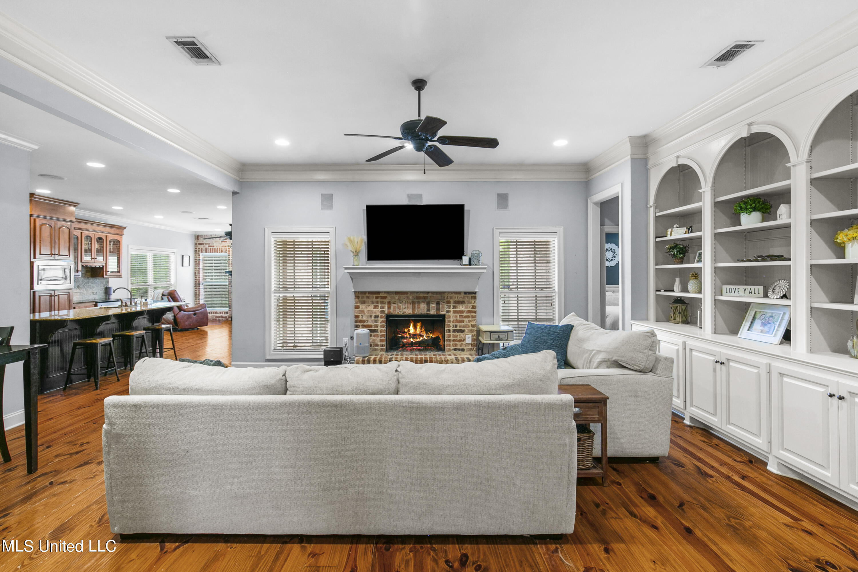 309 Gladeview Place