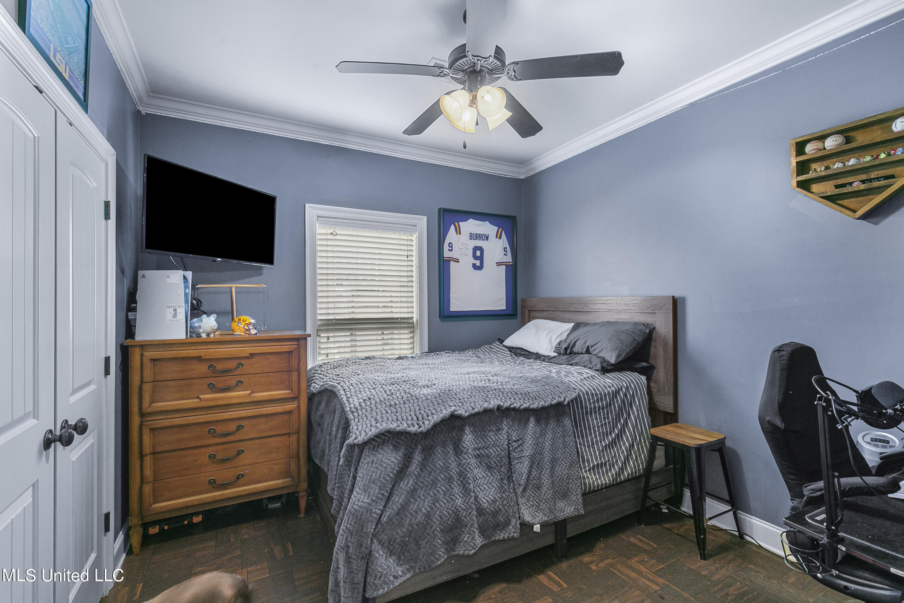 309 Gladeview Place