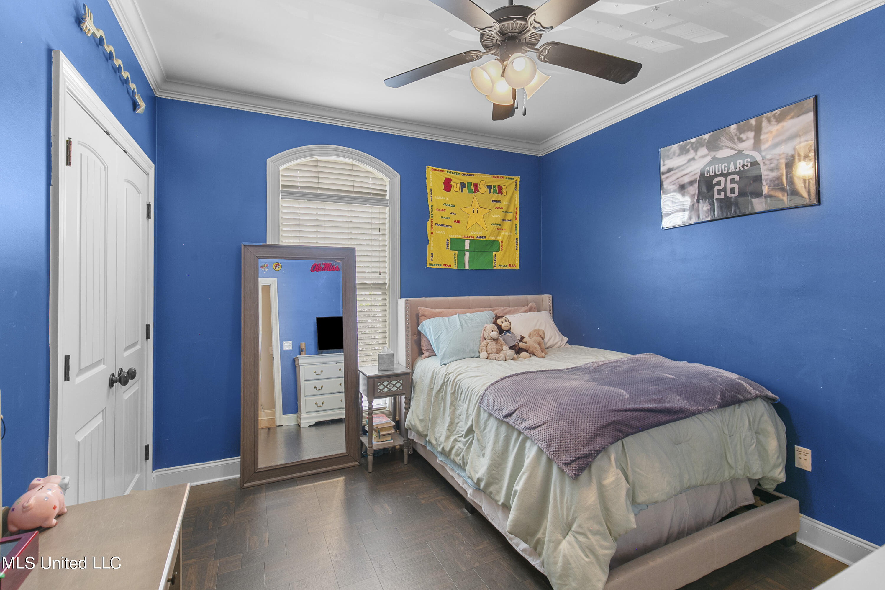 309 Gladeview Place
