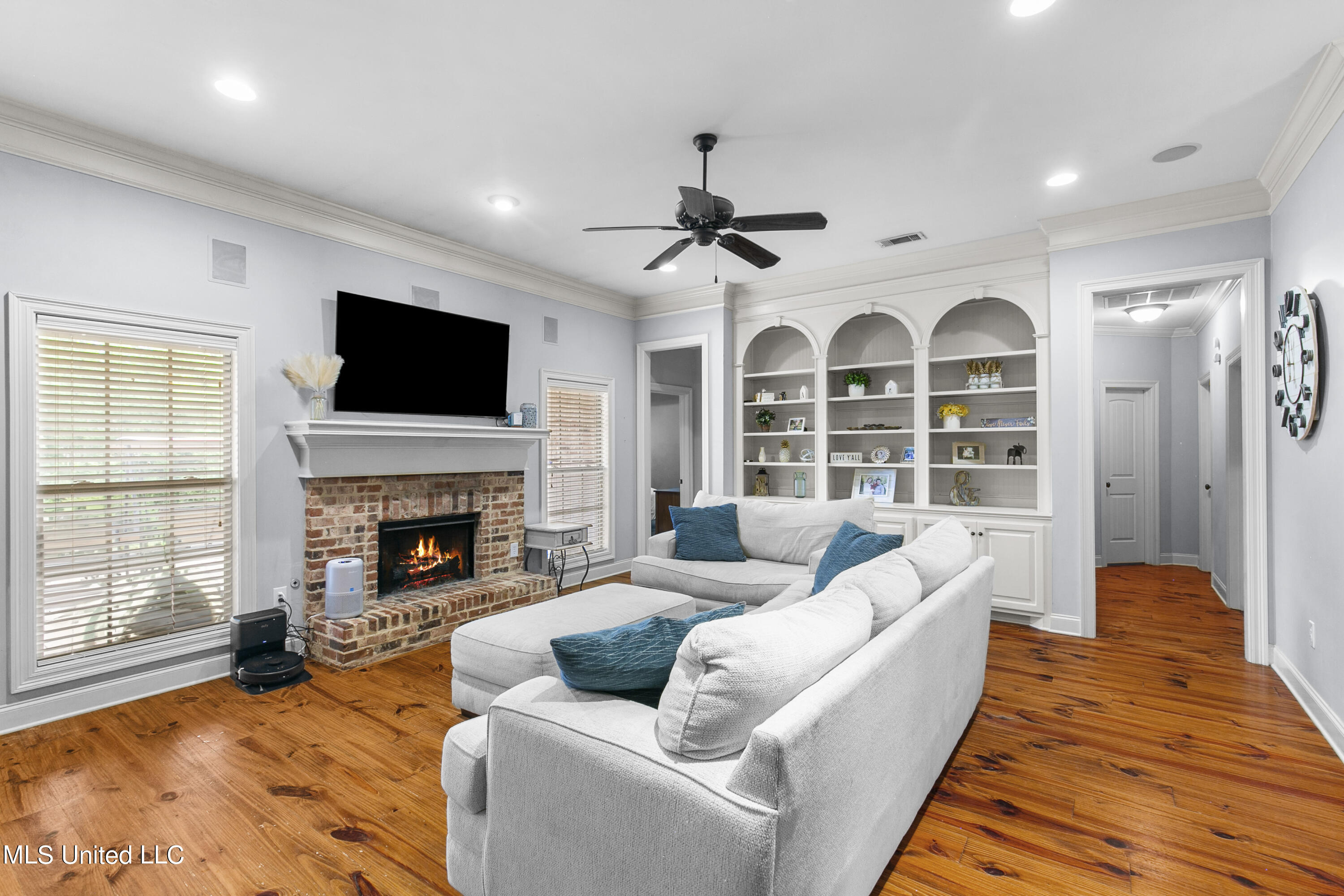 309 Gladeview Place