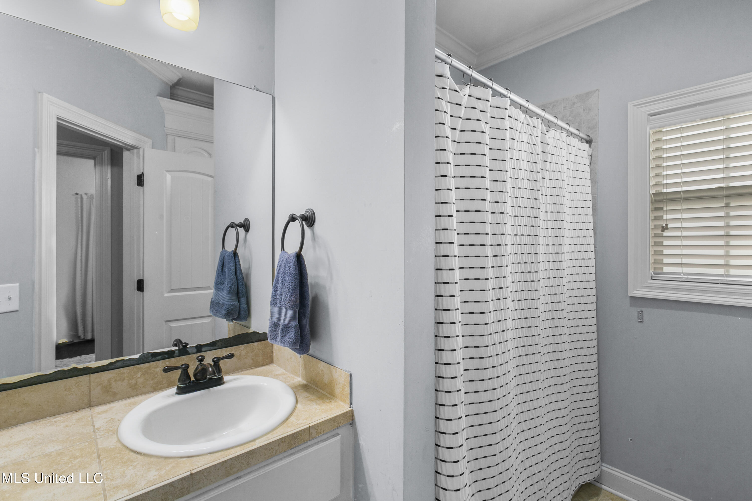 309 Gladeview Place