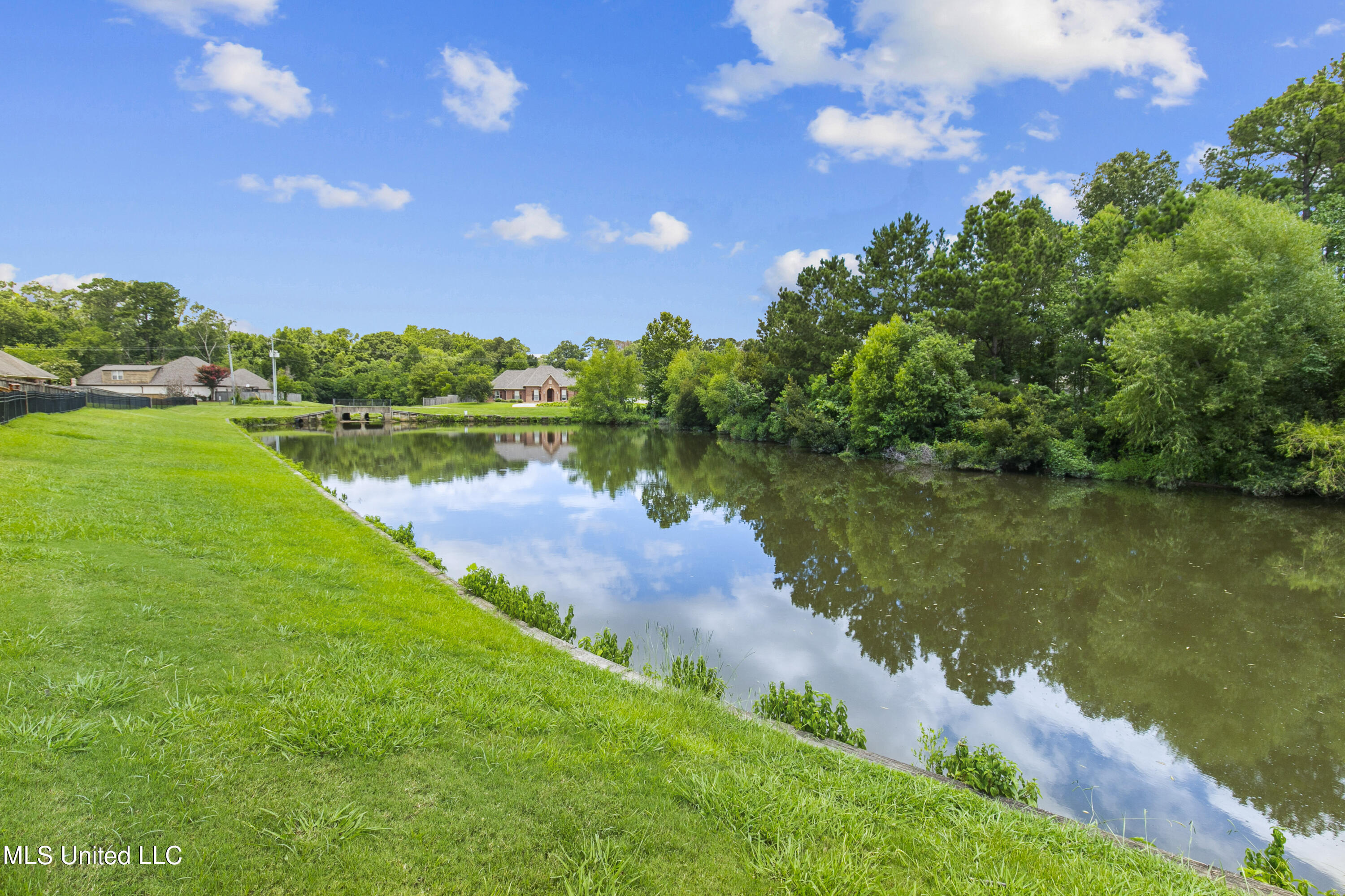 309 Gladeview Place