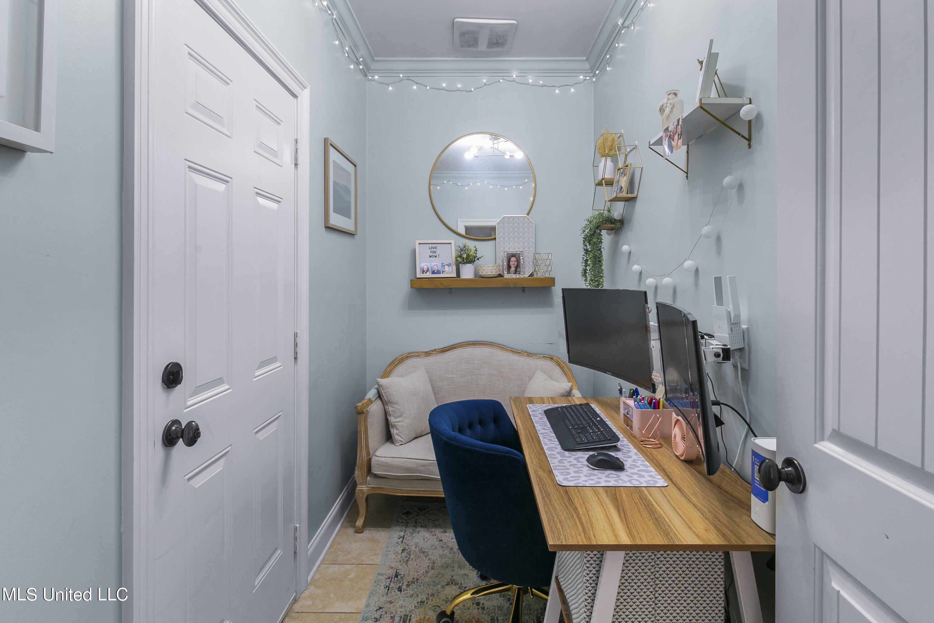 309 Gladeview Place