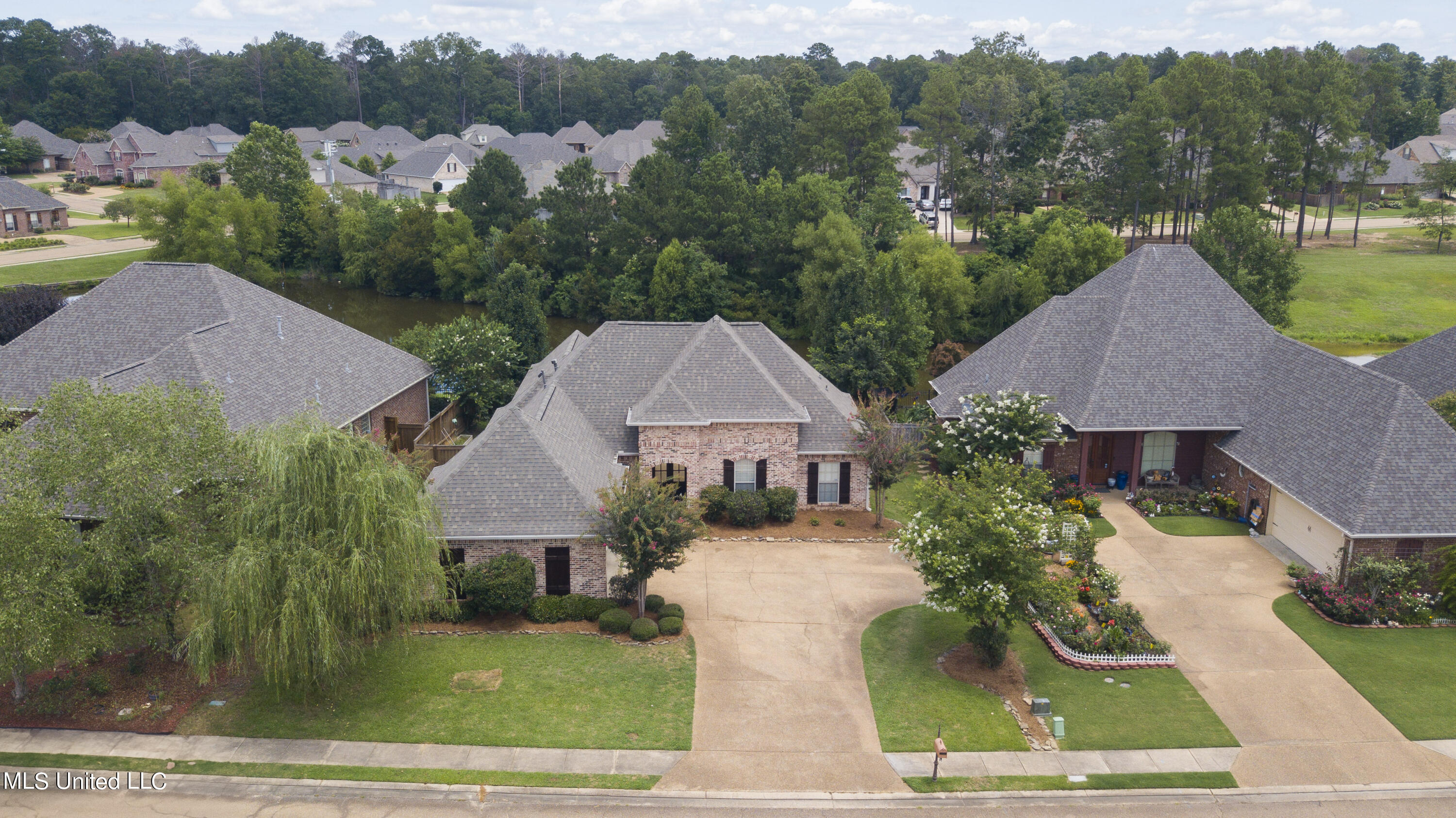 309 Gladeview Place