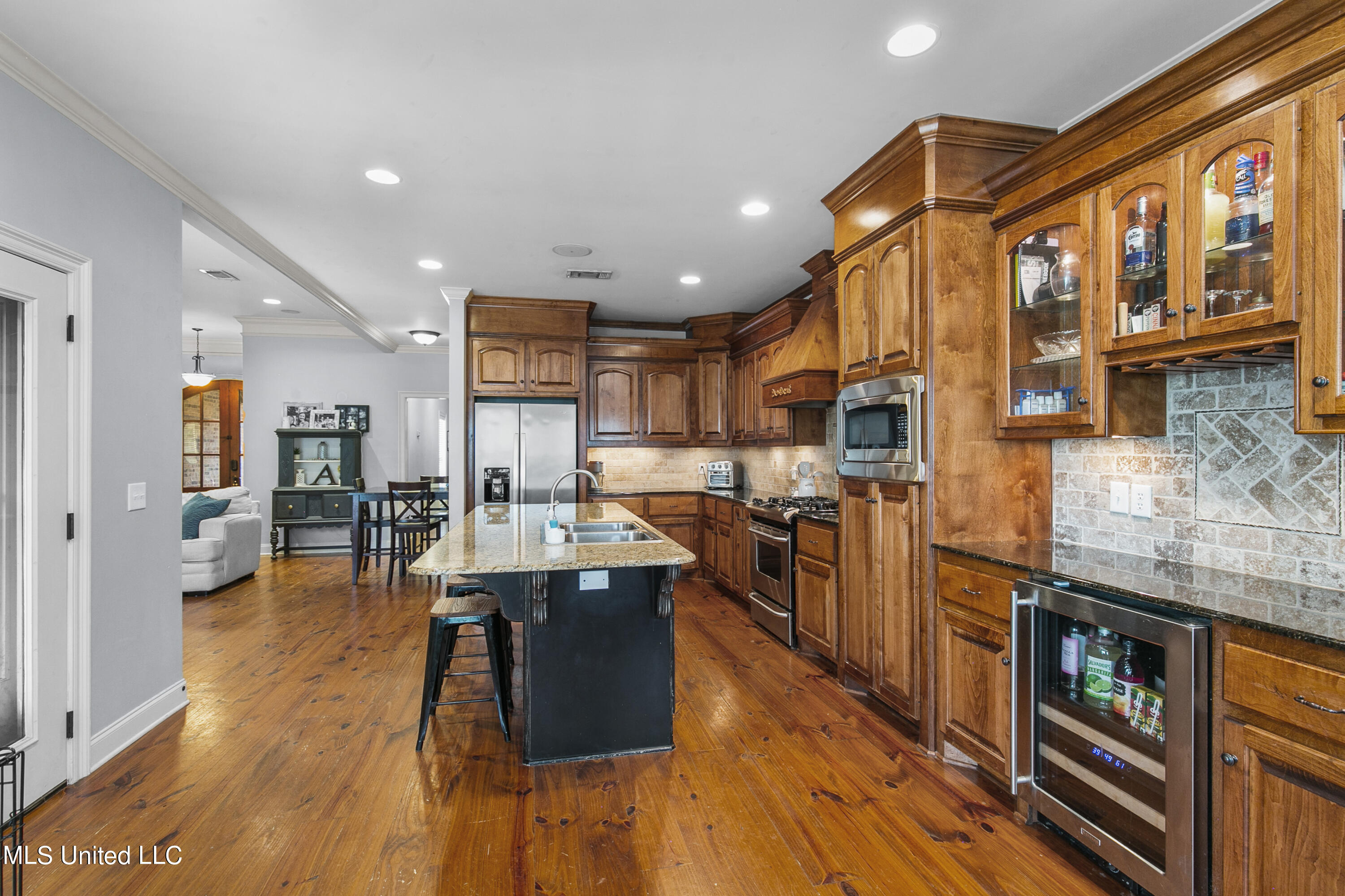 309 Gladeview Place