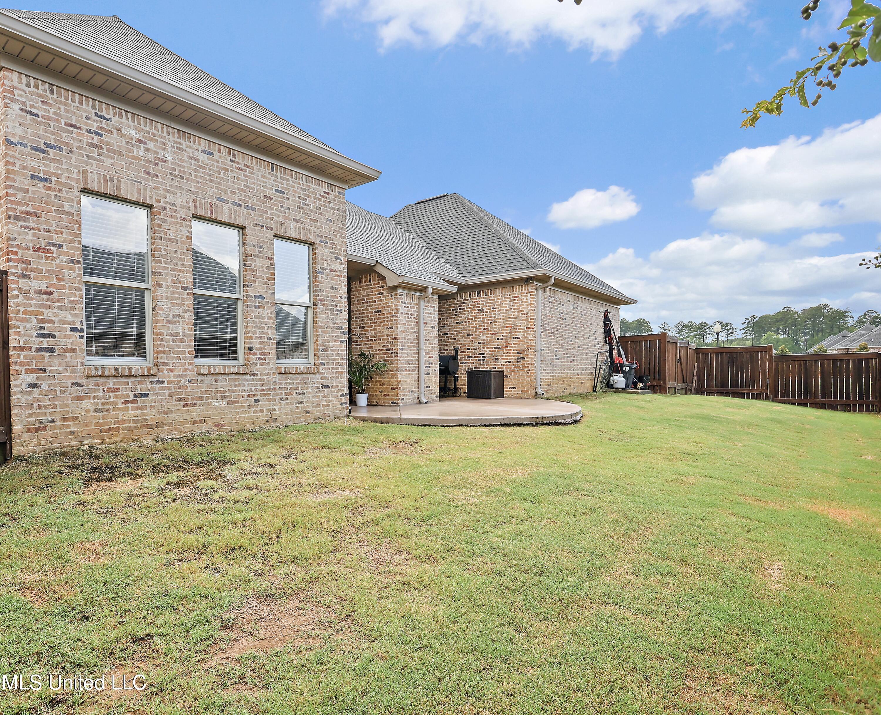 401 Duke Court, Flowood