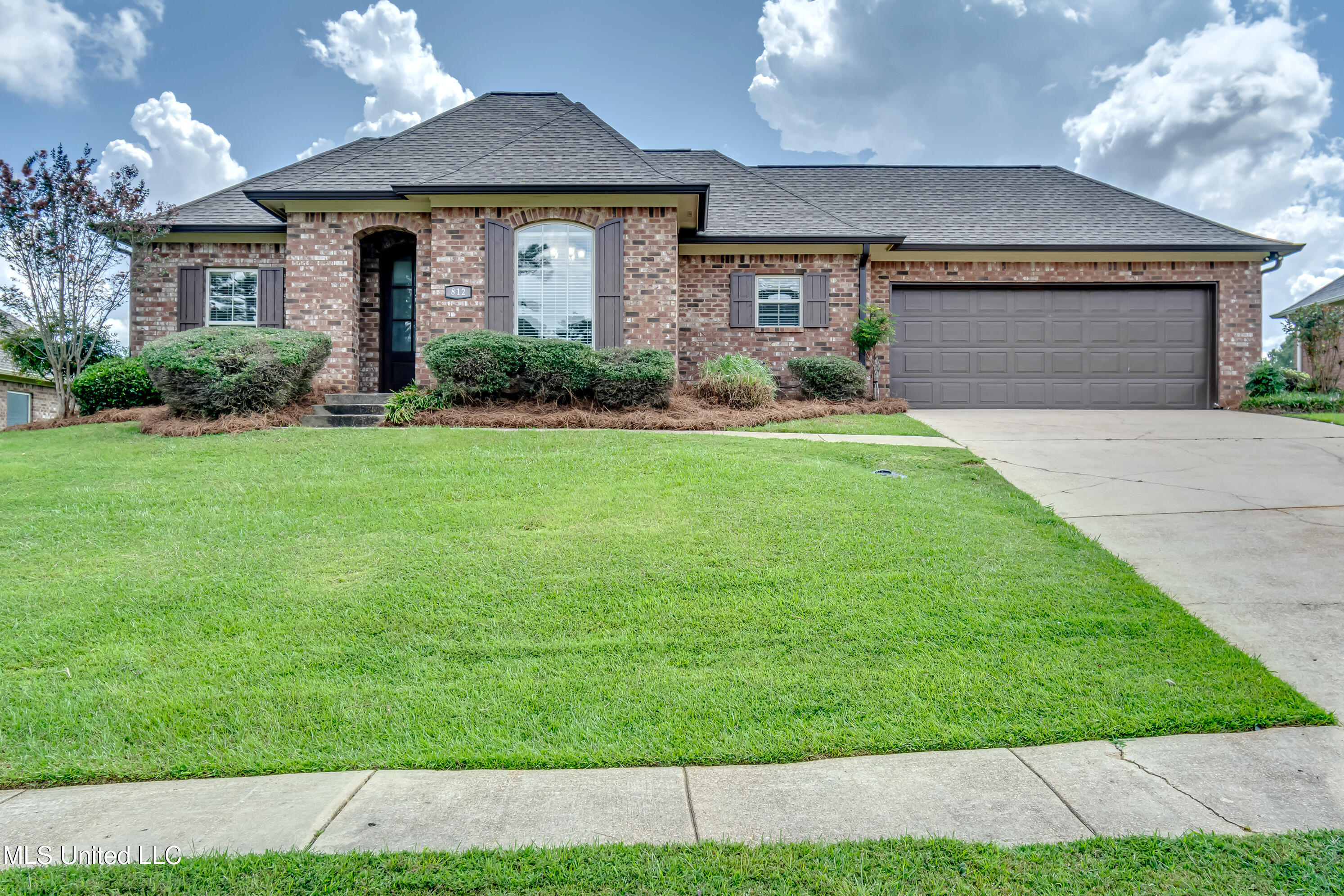 812 Willow Grande Circle
