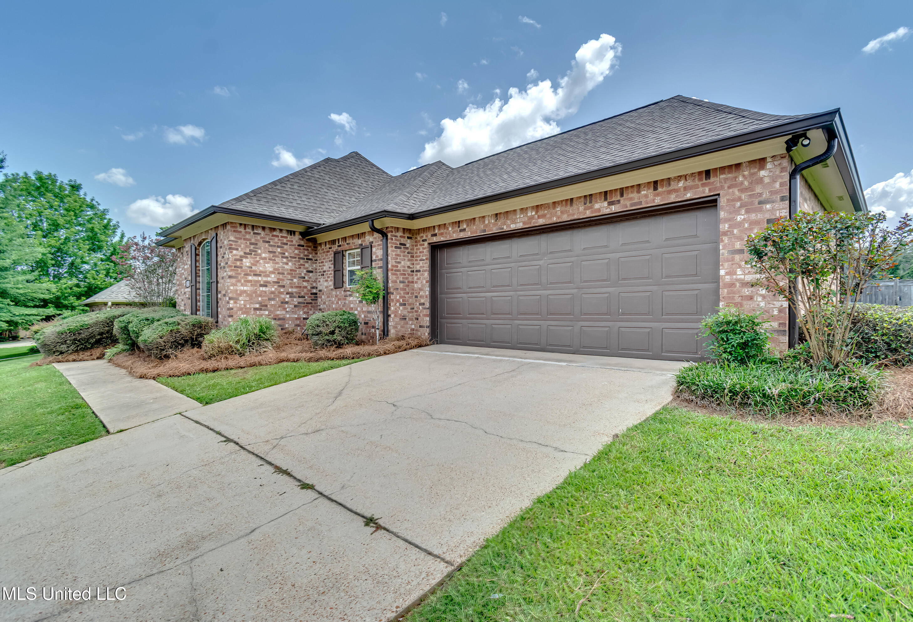 812 Willow Grande Circle