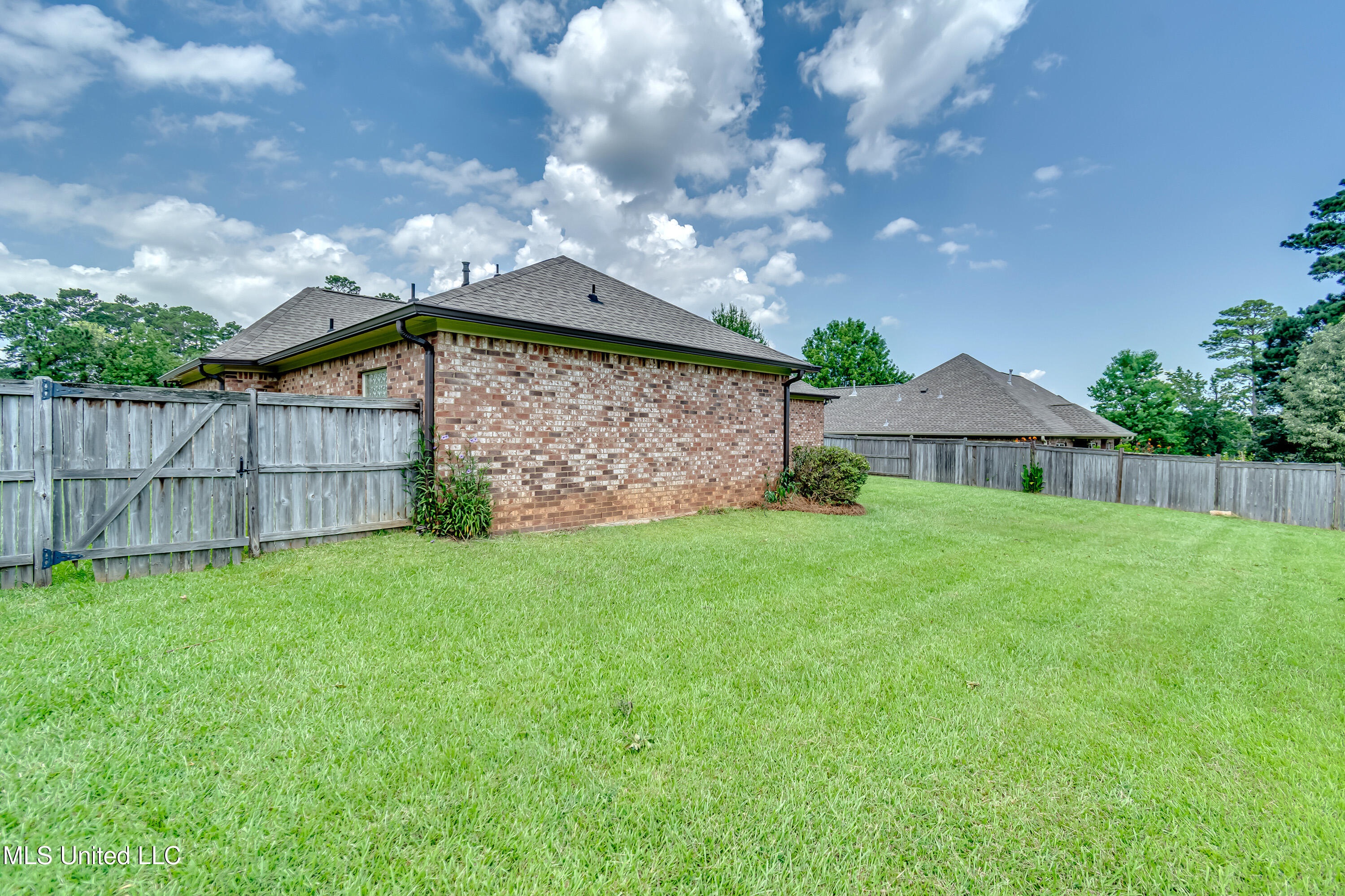 812 Willow Grande Circle