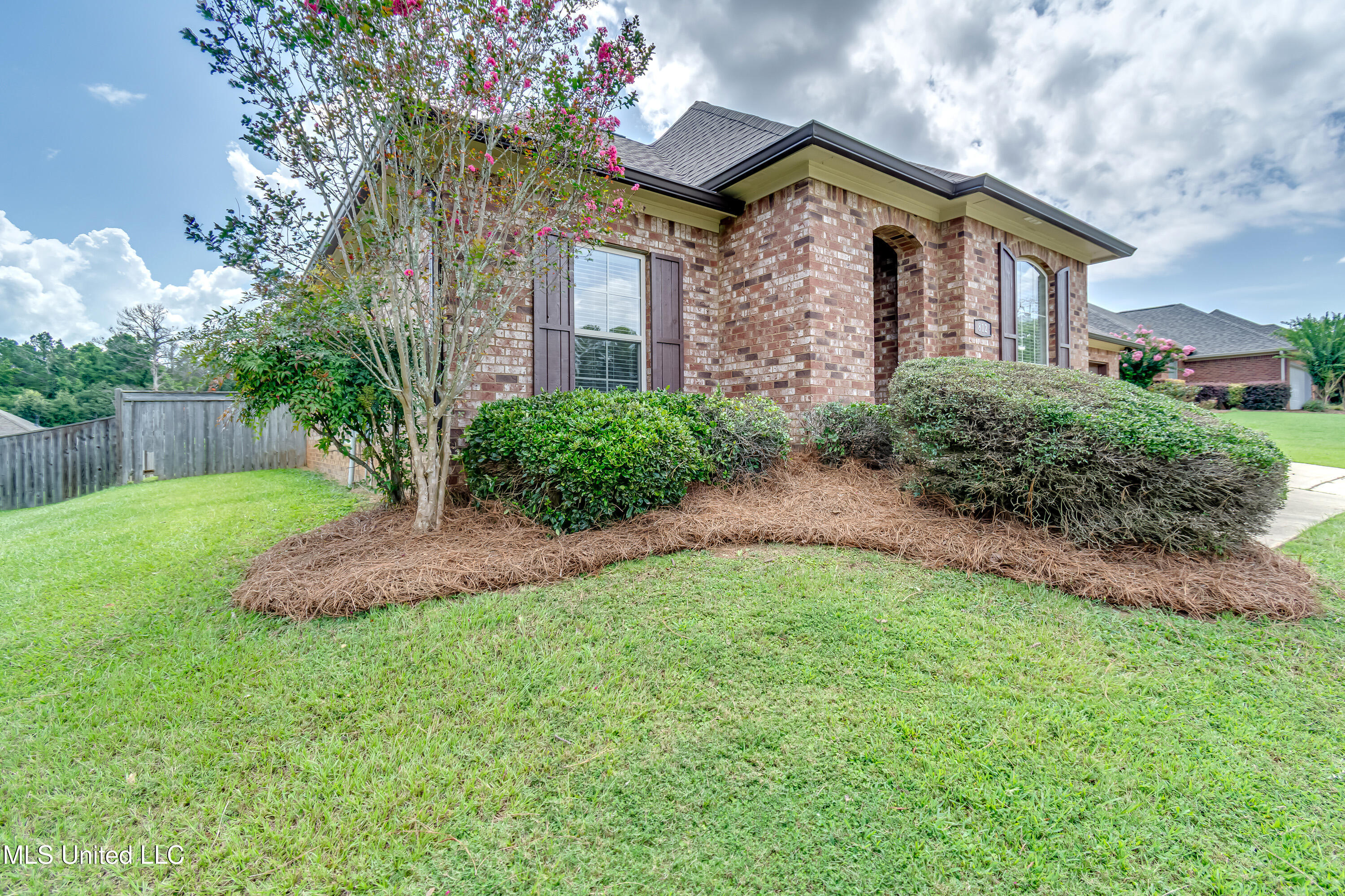 812 Willow Grande Circle
