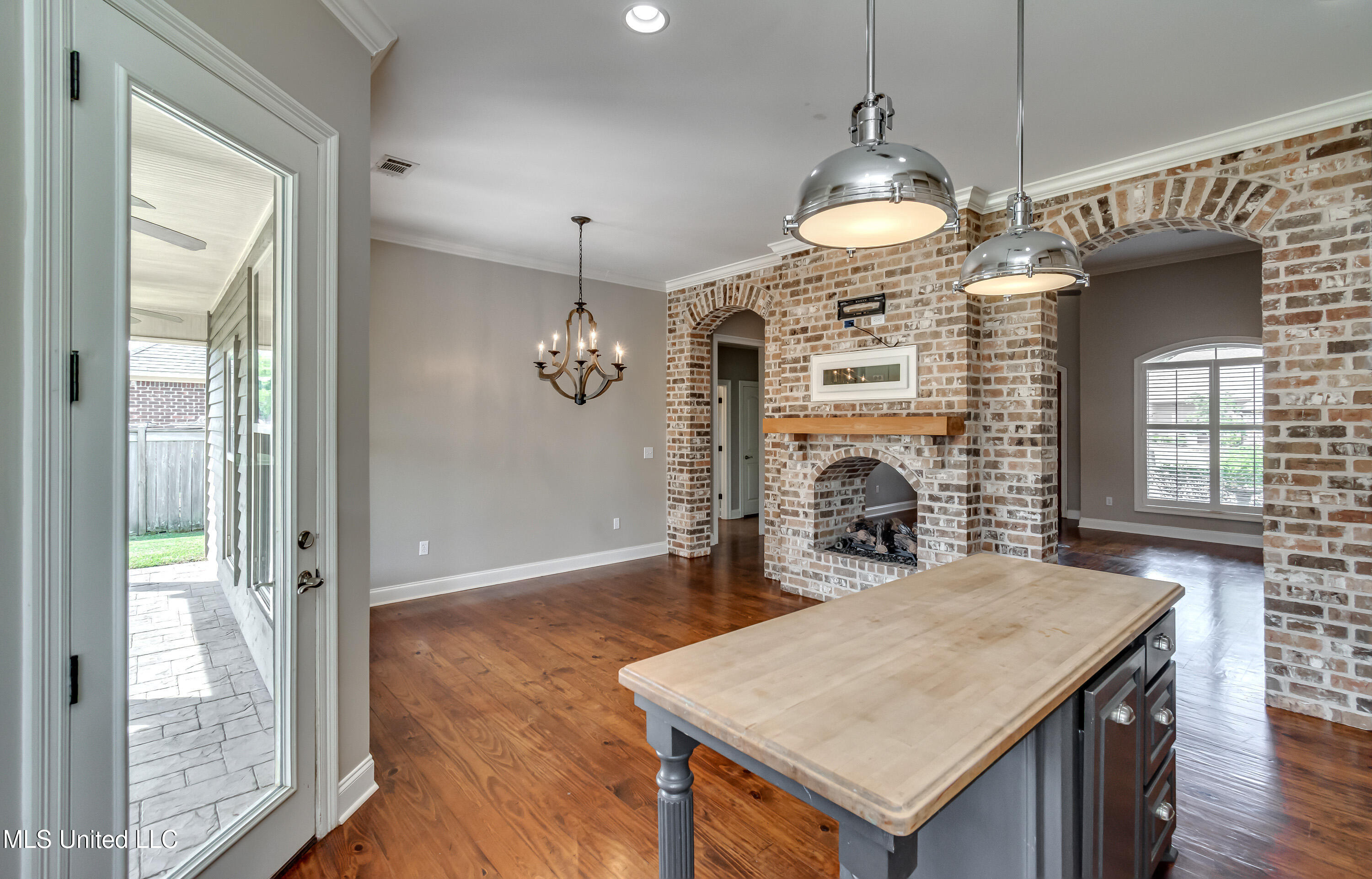 261 Bellamy Court