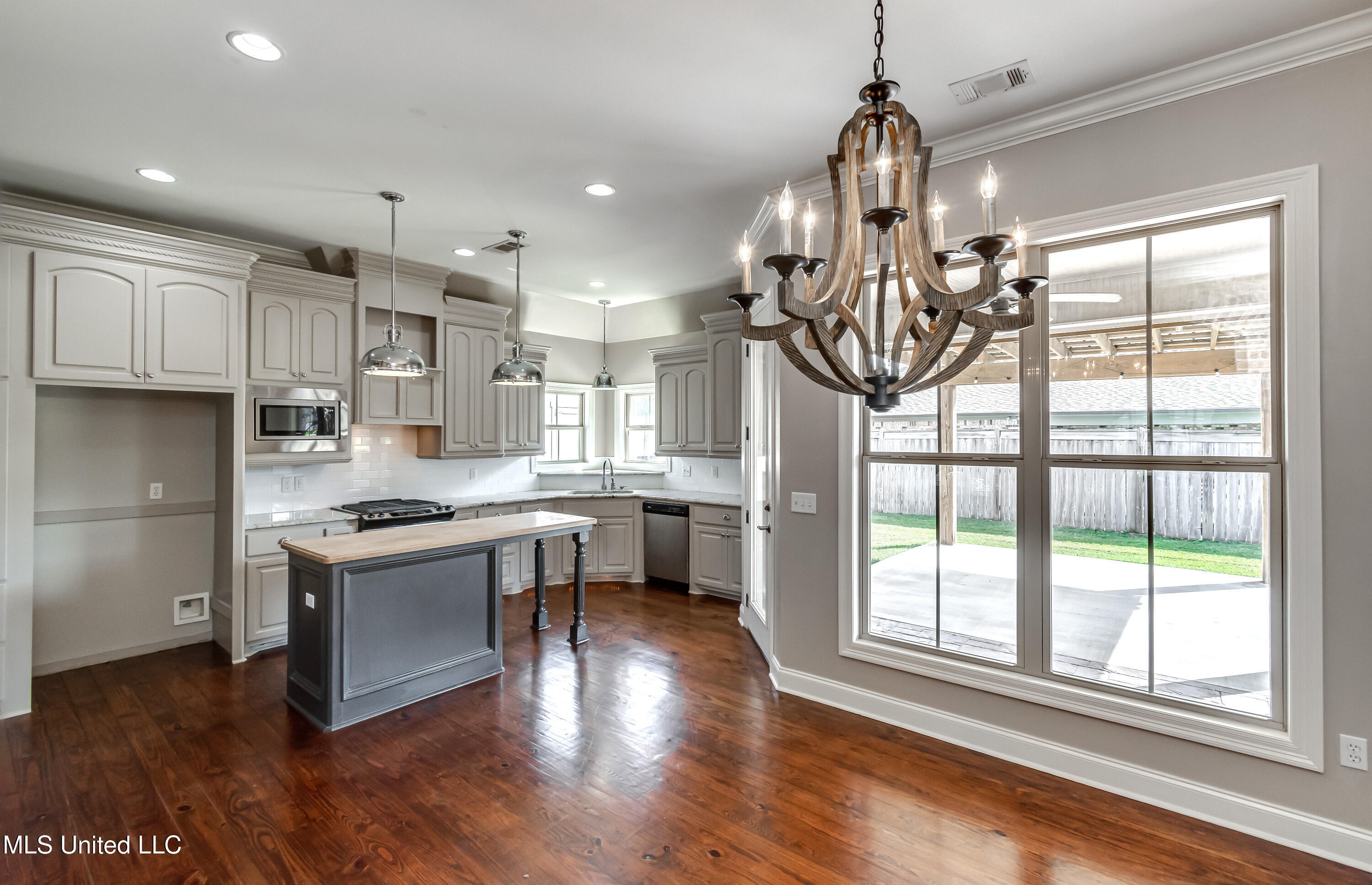 261 Bellamy Court