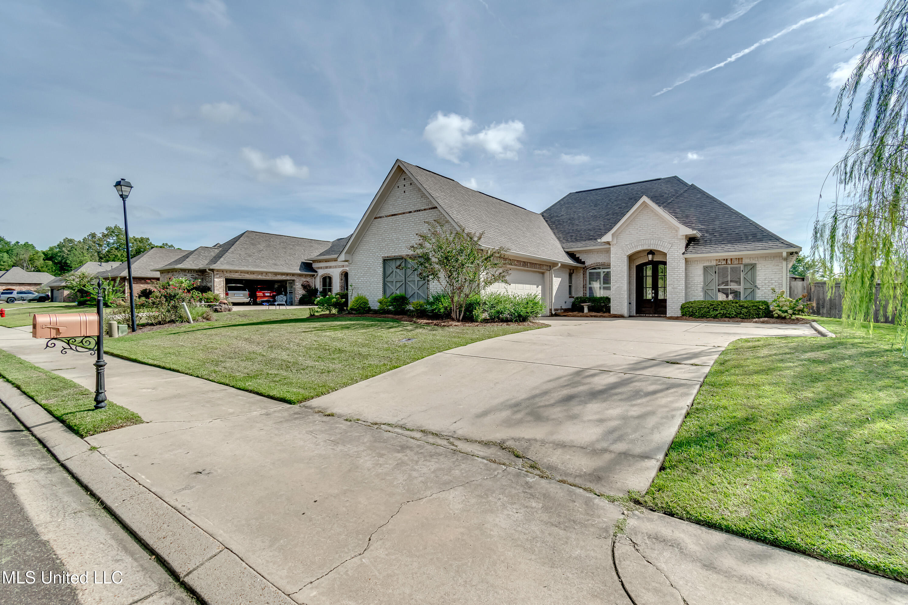 261 Bellamy Court
