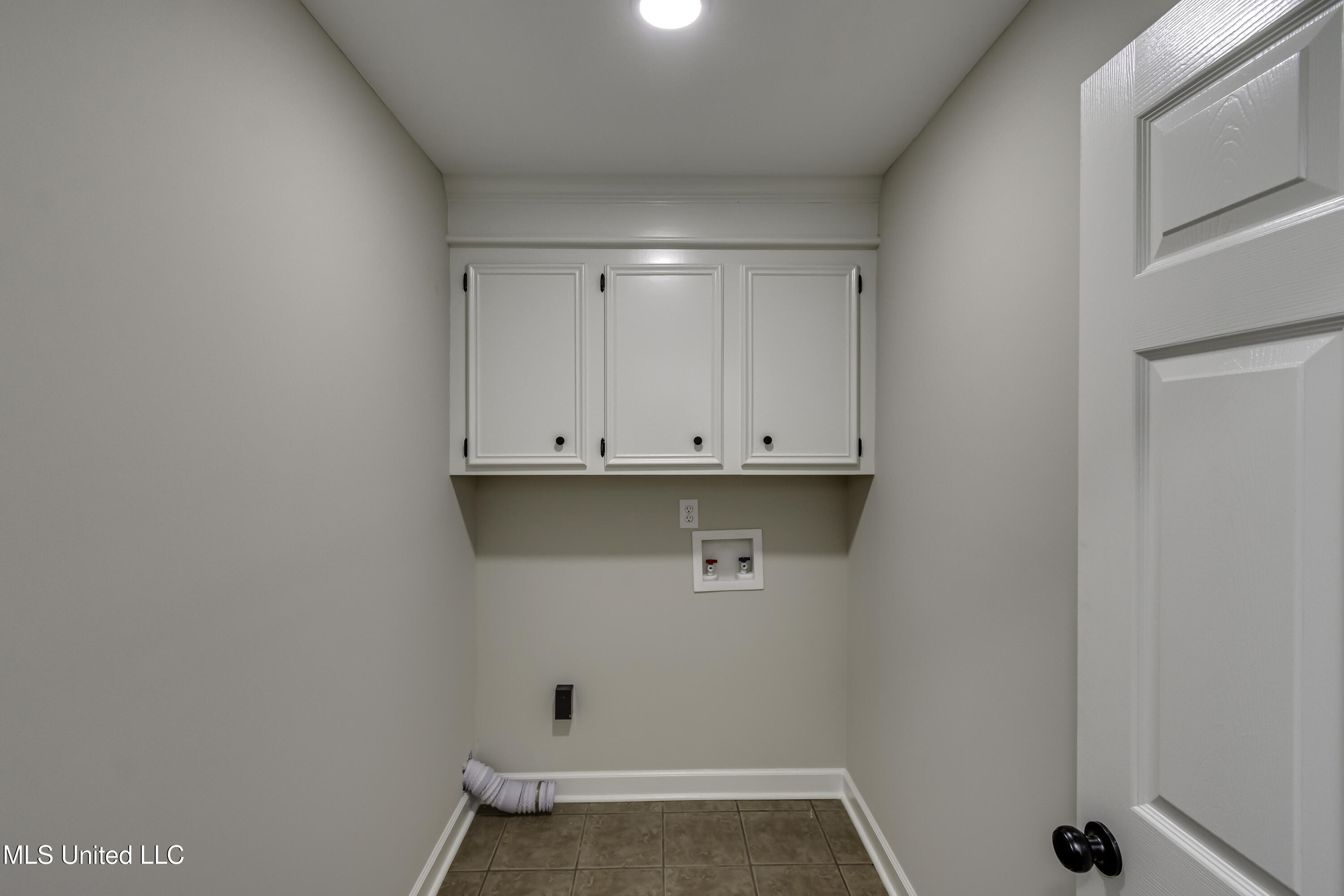404 White Oak Cove