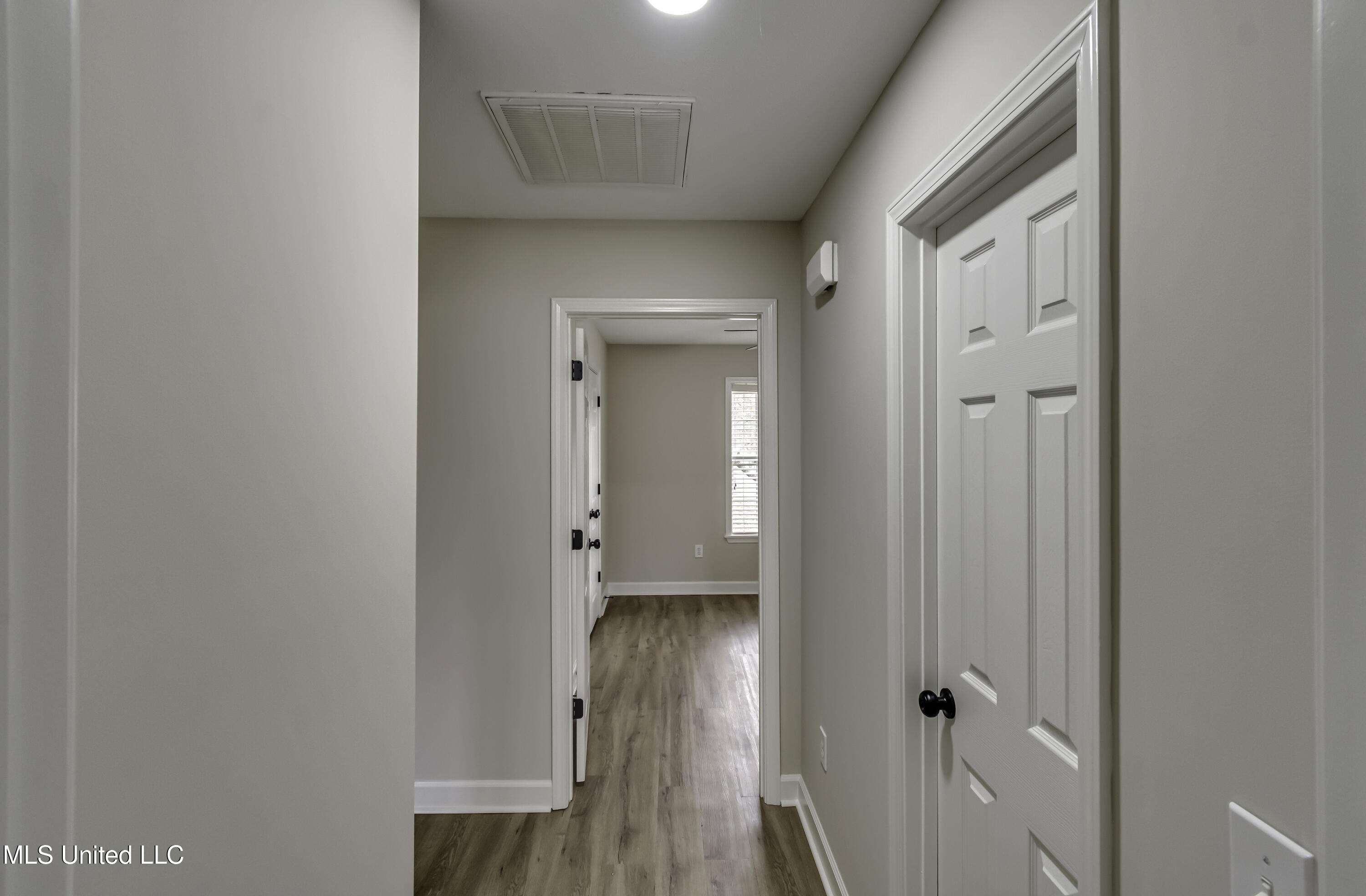404 White Oak Cove