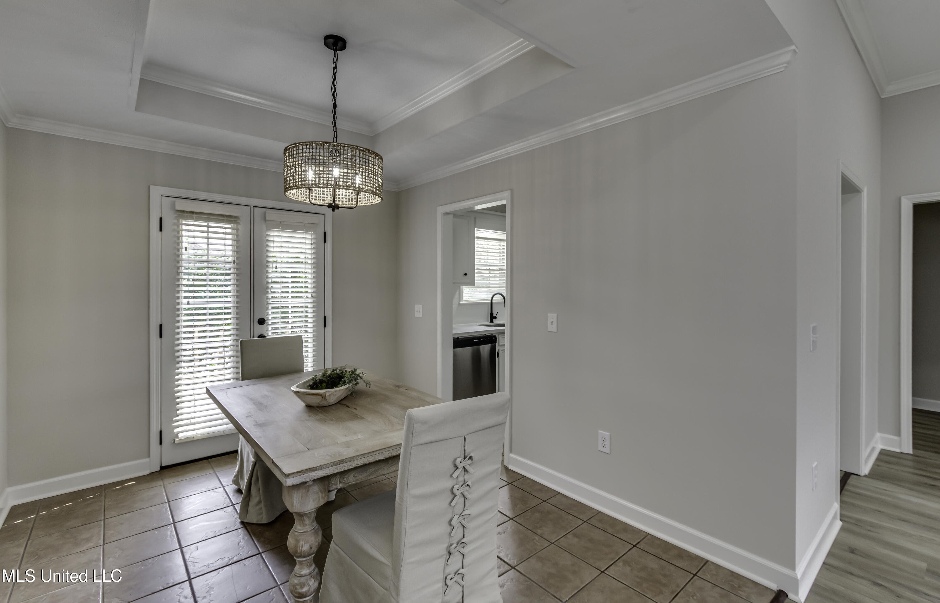 404 White Oak Cove
