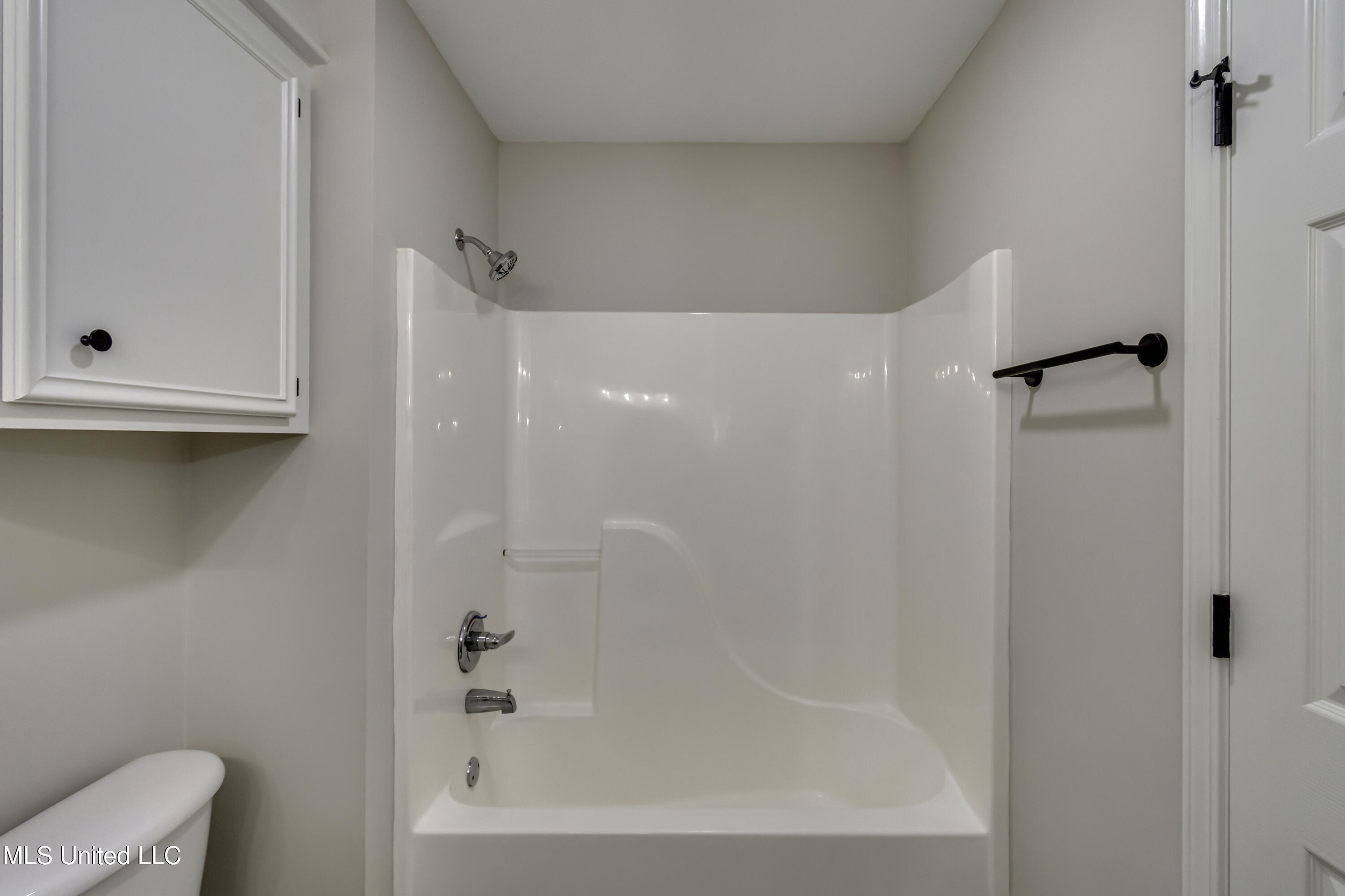 404 White Oak Cove