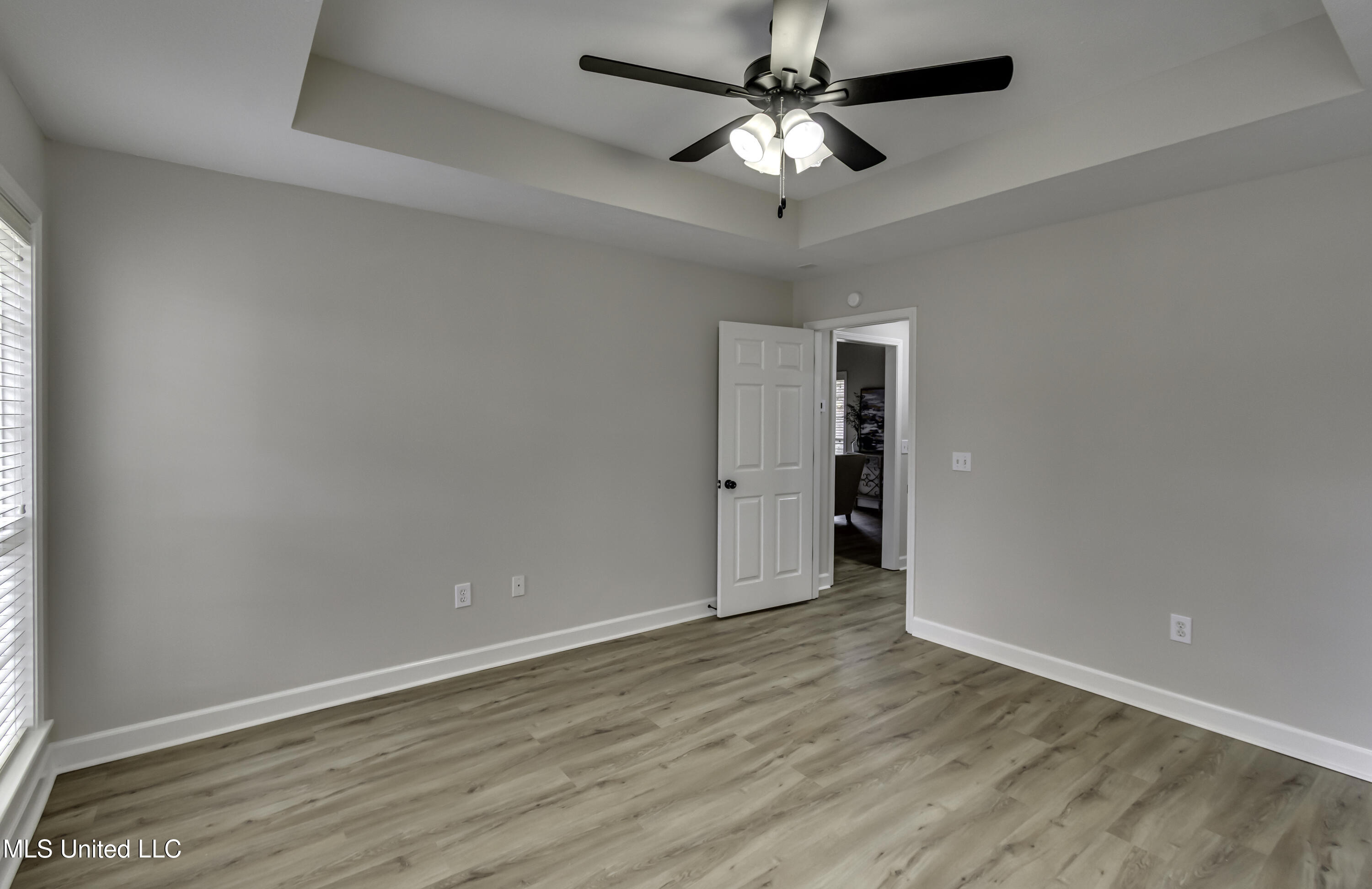 404 White Oak Cove